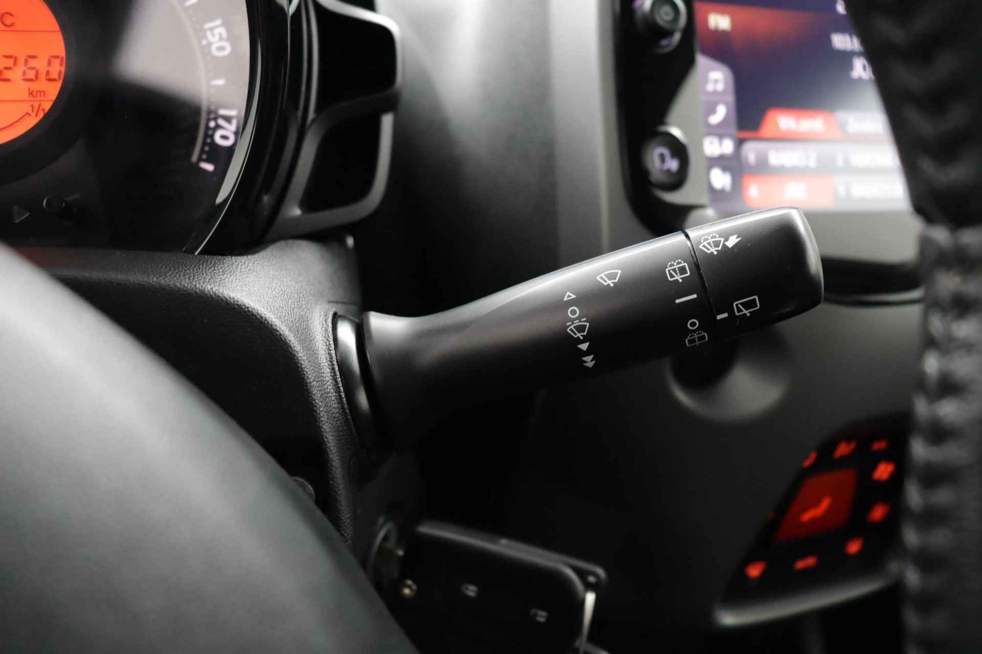 Toyota Aygo 1.0 VVT-i x-joy | Lichtmetalen-Velgen | Parkeercamera | Climate-Control | - 30/46