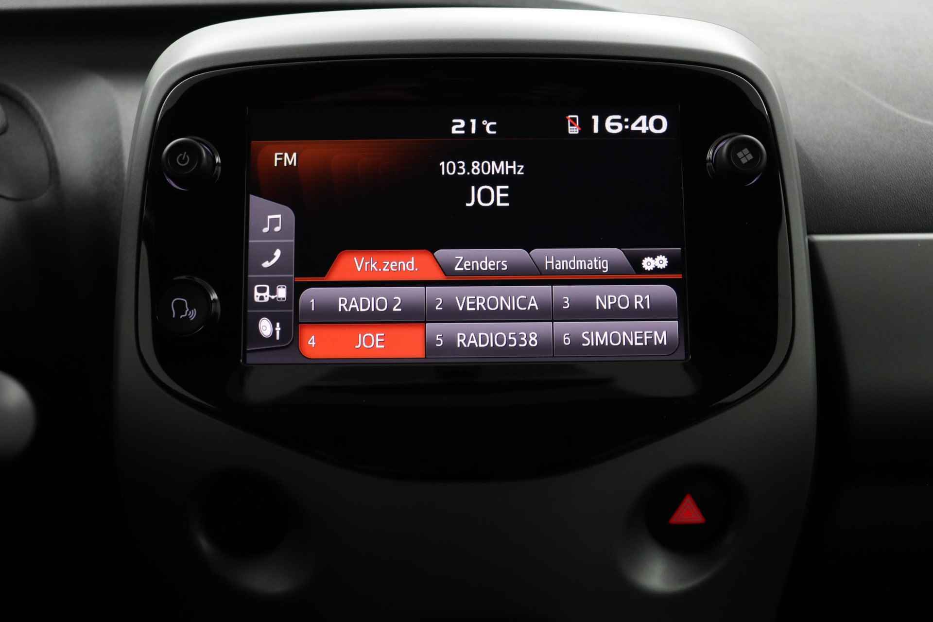 Toyota Aygo 1.0 VVT-i x-joy | Lichtmetalen-Velgen | Parkeercamera | Climate-Control | - 40/46