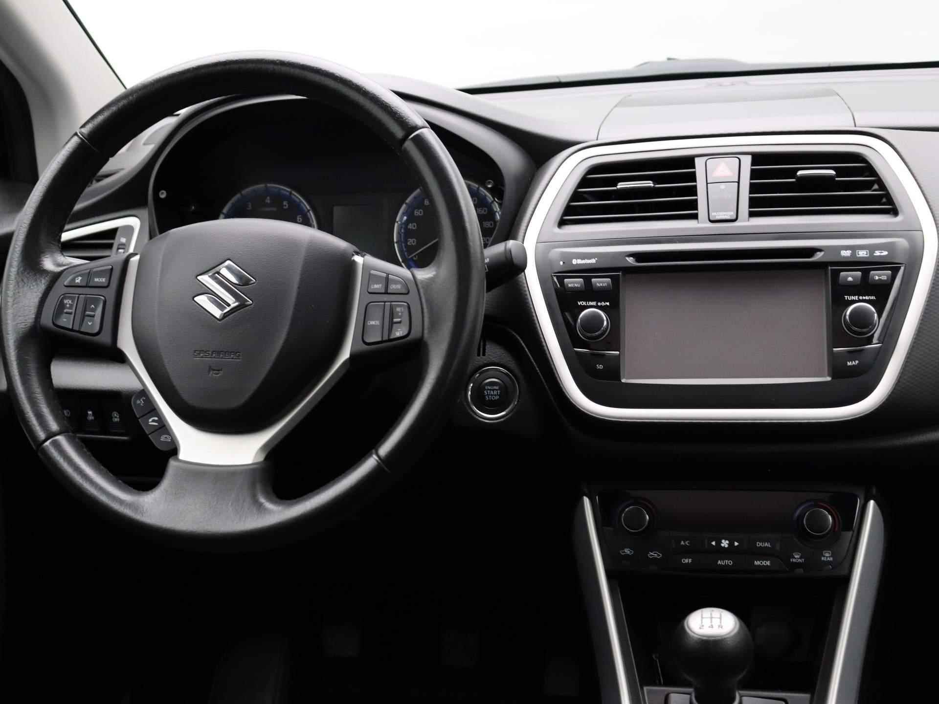 Suzuki SX4 S-Cross 1.6 Exclusive | Panorama dak | Achteruitrijcamera | Trekhaak | Stoelverwarming | Climate control | Navigatie | - 4/47