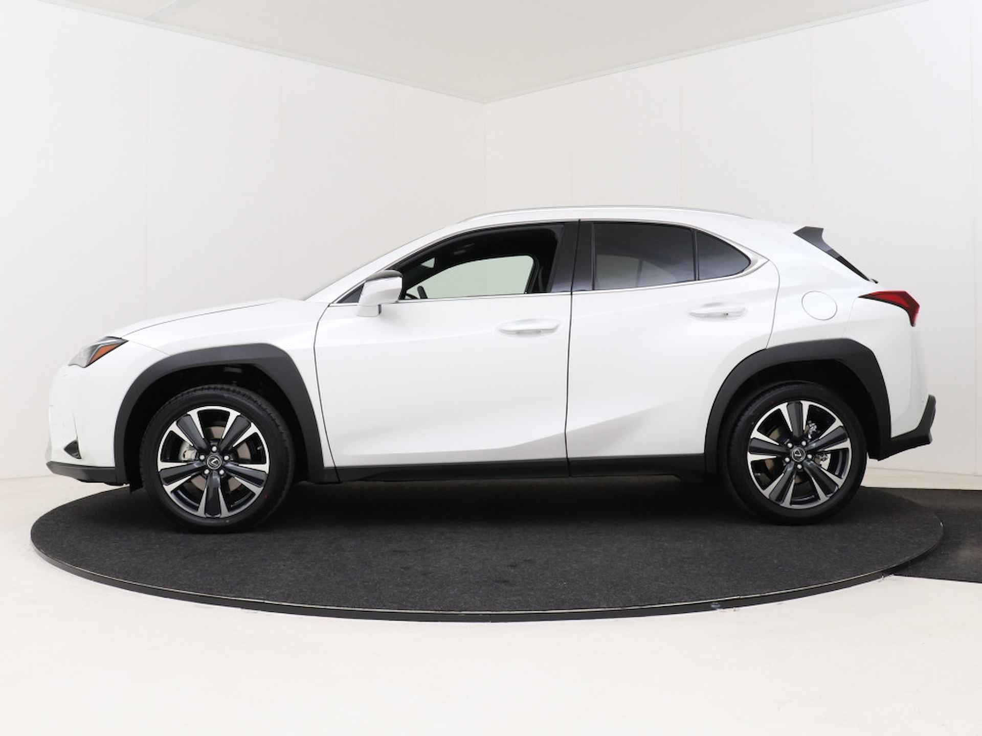 Lexus UX 250h Business Line | Apple Carplay & Android Auto | Parkeersensoren | 18" LM Velgen | - 4/45