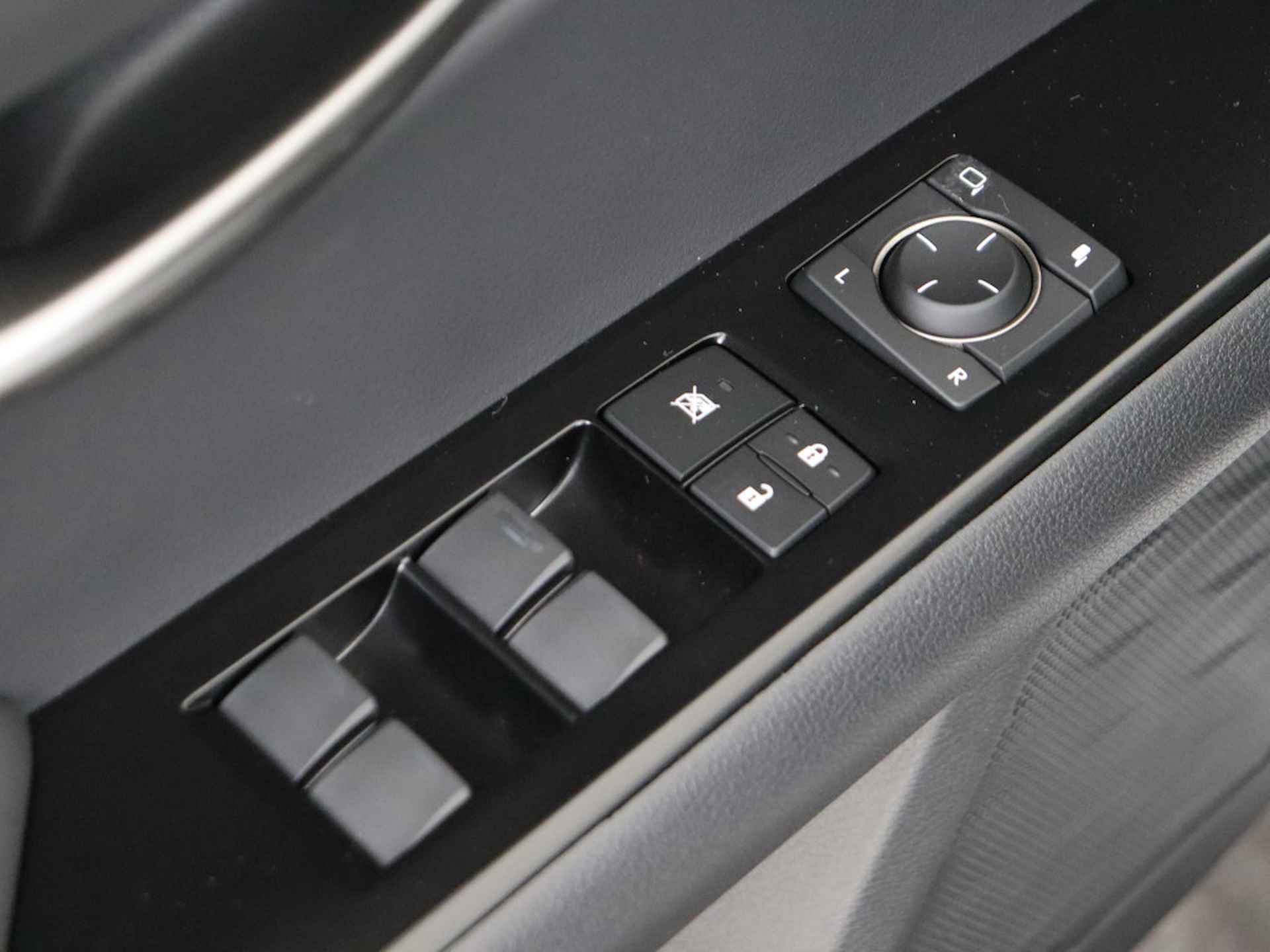 Lexus UX 250h Business Line | Apple Carplay & Android Auto | Parkeersensoren | 18" LM Velgen | - 27/45