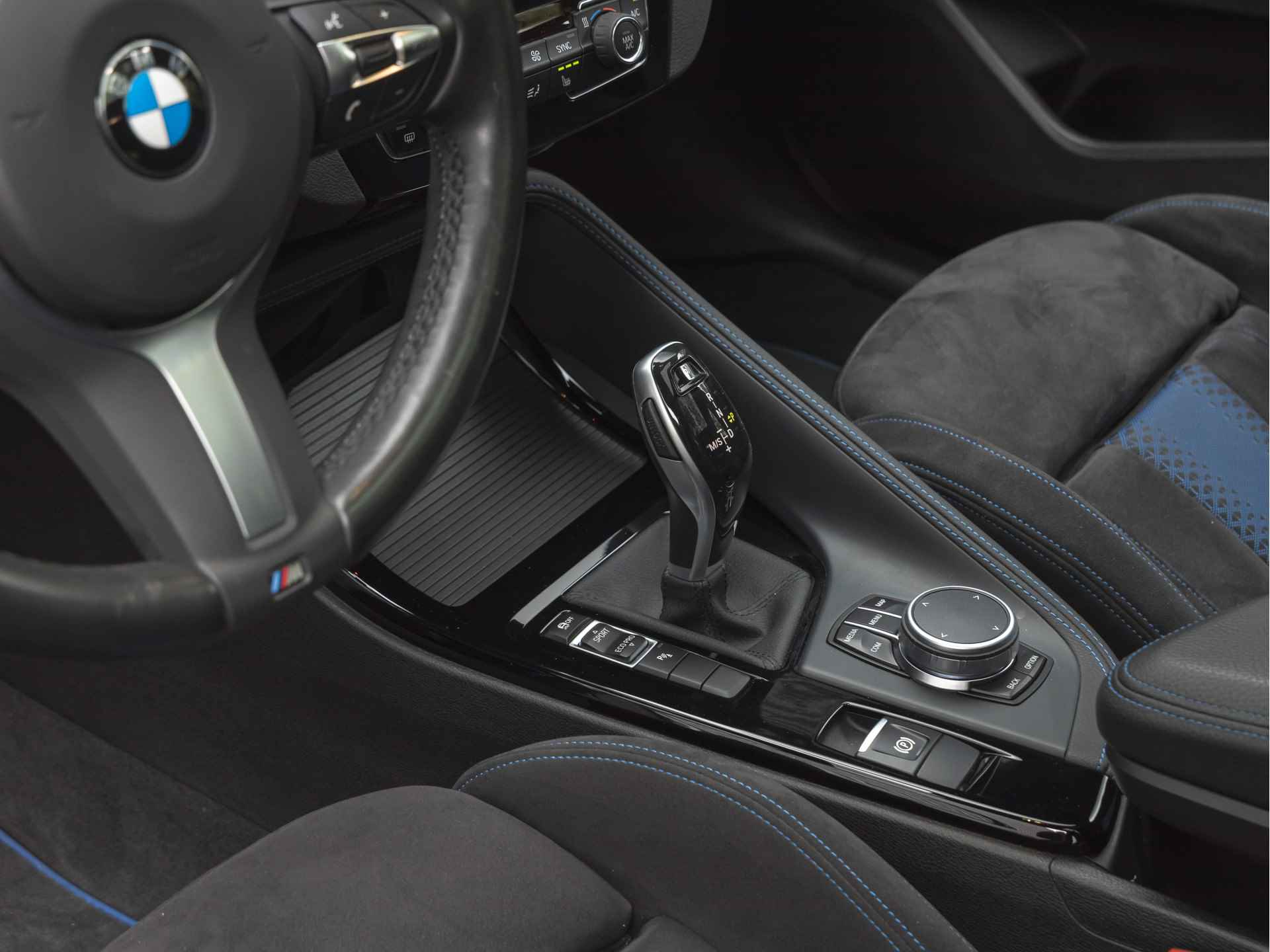 BMW X2 sDrive20i M-Sport X - Pano - Memoryzetel - Head-Up - Camera - 28/41