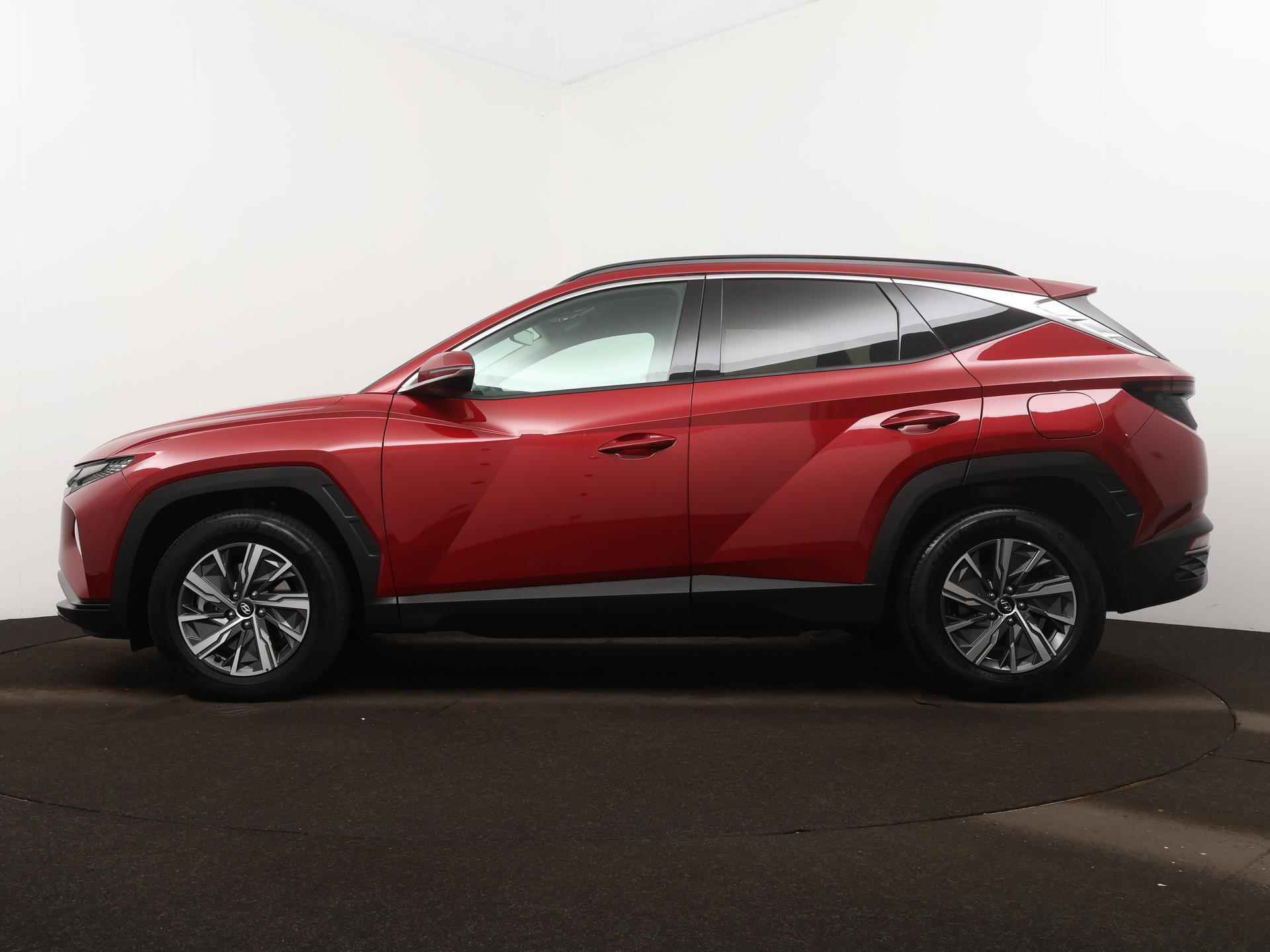 Hyundai Tucson 1.6 T-GDI HEV COMFORT SMART | OUTLETDEAL!!! | NAVI | CLIMA | CRUISE ADAPTIVE | CAMERA | ELEKTR. ACHTERKLEP | KEYLESS | FABRIEKSGARANTIE GELDIG T/M 9-2027! | - 3/32