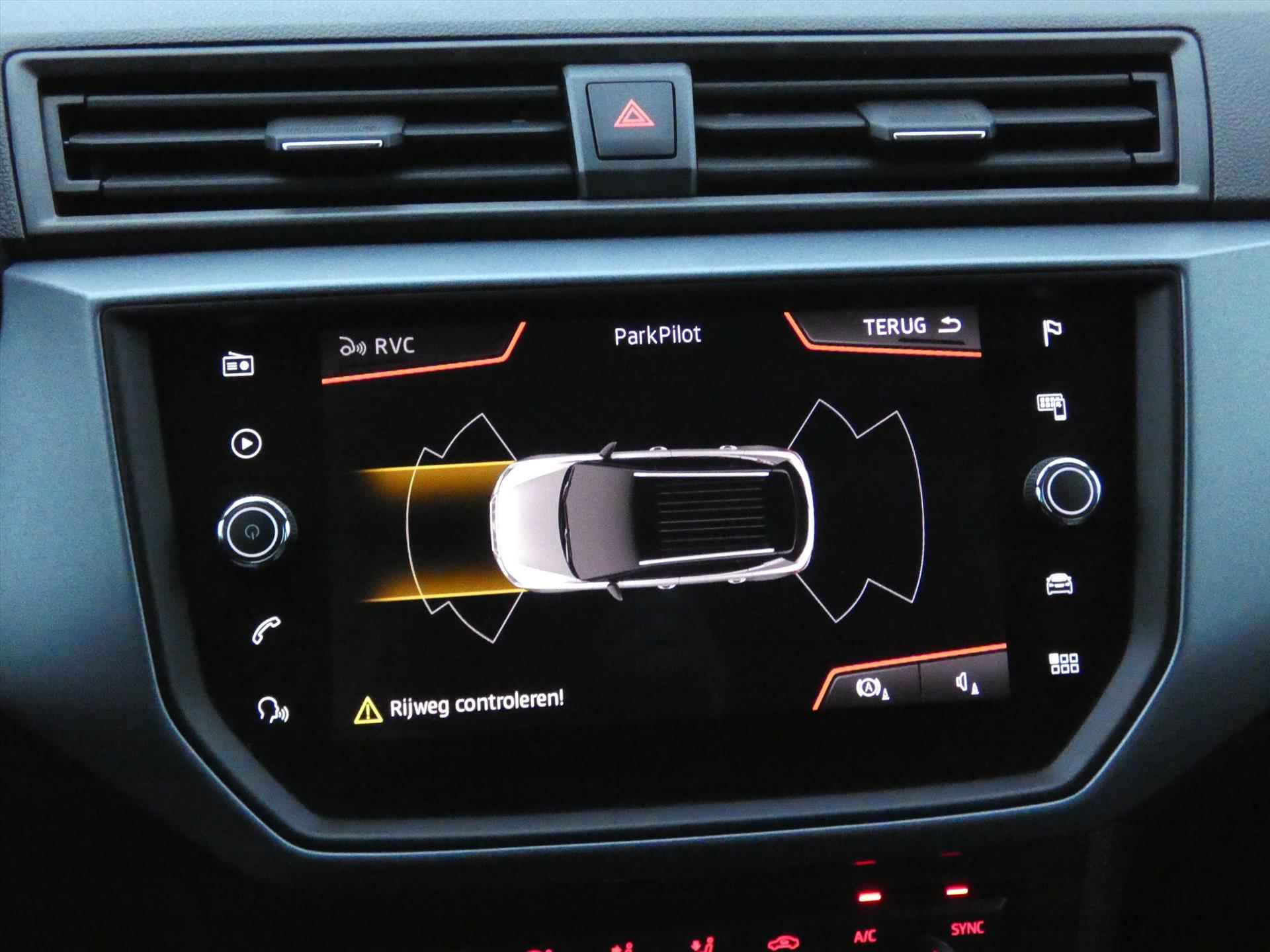 SEAT Arona 1.0 TSI 95pk Style Business Intense | Carplay | Keyless | Bi-Tone | - 31/41