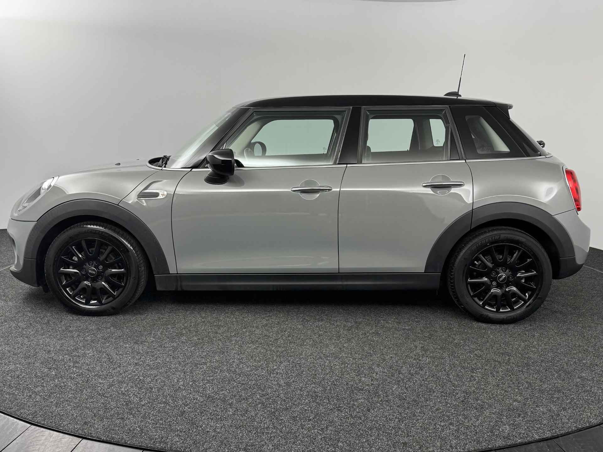 Mini Cooper 1.5 Business - 6/39