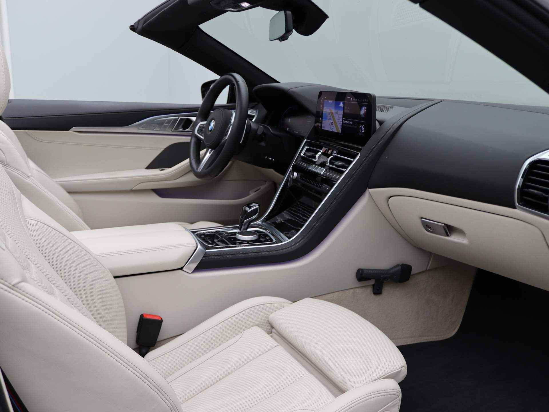 BMW 8 Serie Cabrio 840i xDrive High Executive M Sportpakket Pro / 20" **Auto alleen op afspraak te bezichtigen** - 17/54