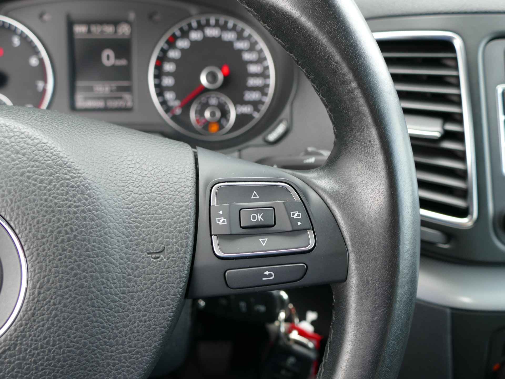 Volkswagen Sharan 1.4 TSI Comfortline 7 persoons | navigatie | cruise control - 18/49
