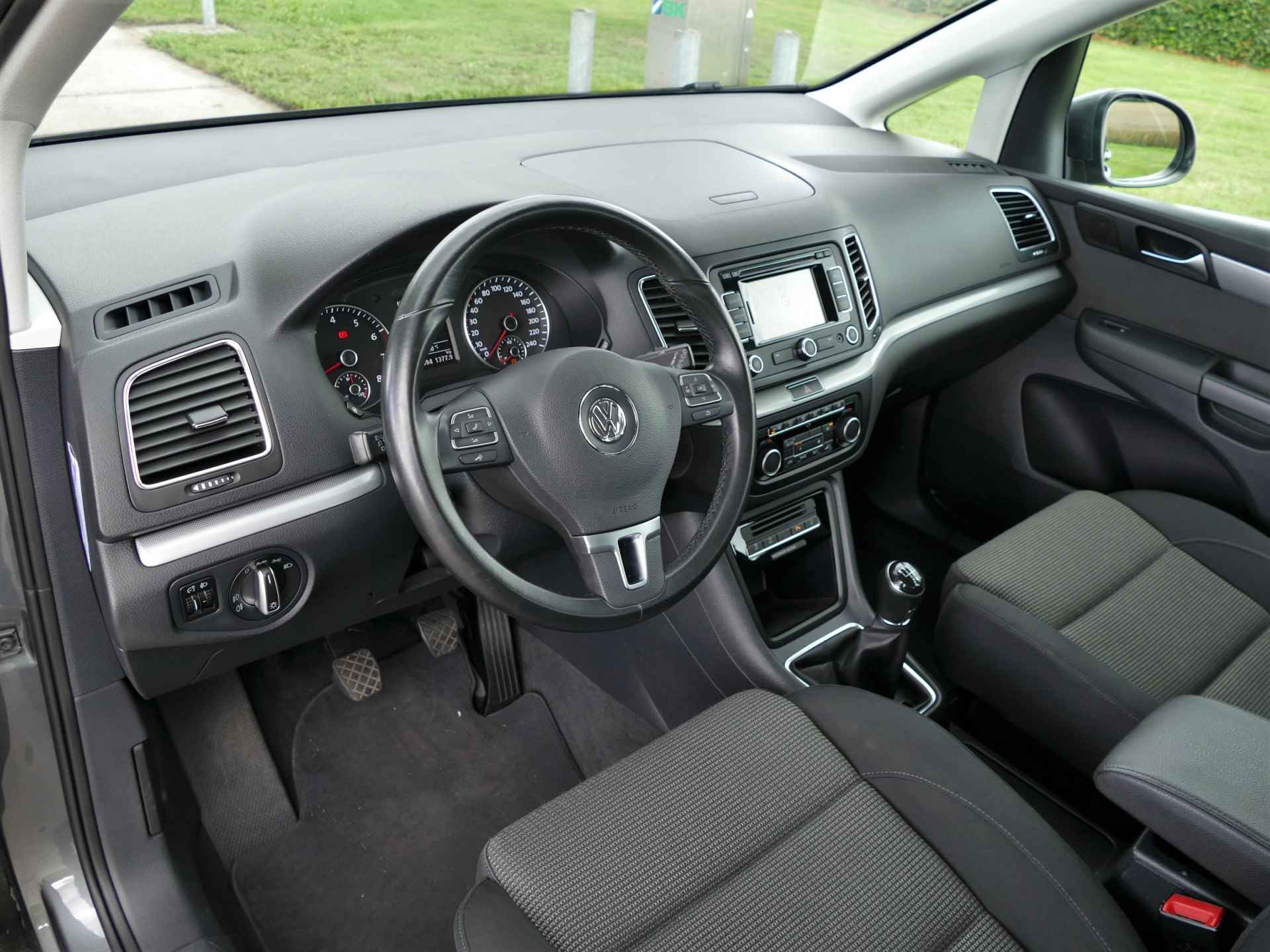 Volkswagen Sharan 1.4 TSI Comfortline 7 persoons | navigatie | cruise control - 28/49