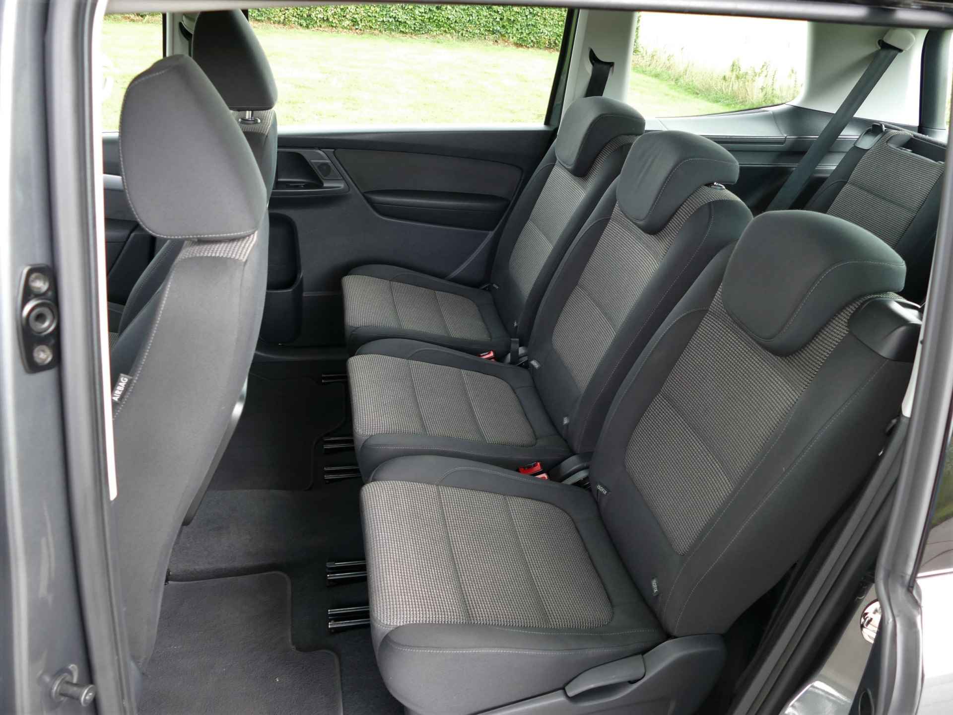 Volkswagen Sharan 1.4 TSI Comfortline 7 persoons | navigatie | cruise control - 32/49