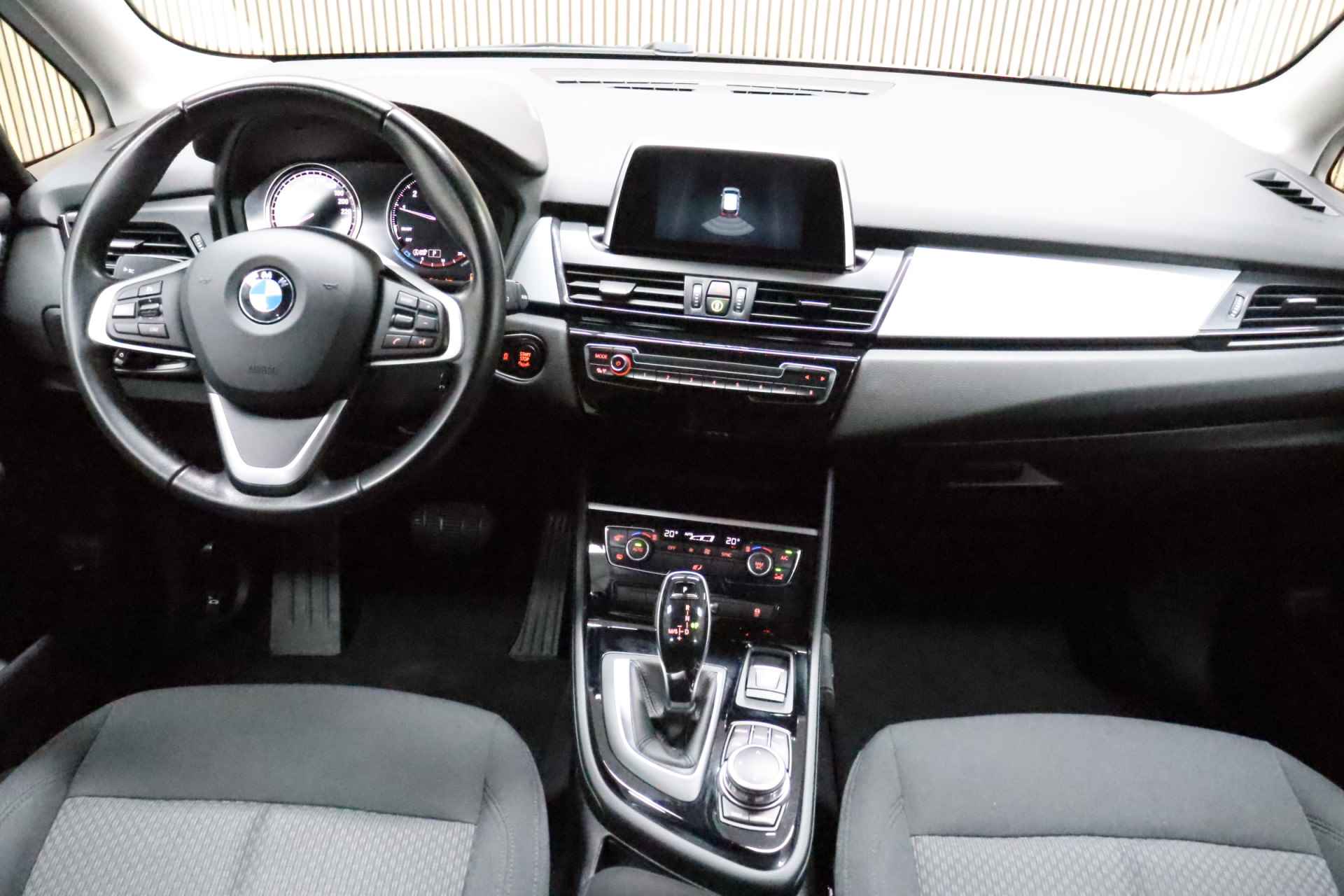 BMW 2 Serie Active Tourer 218i Corporate Executive Automaat | Navigatie | Trekhaak | Cruise | Parkeerhulp - 15/29