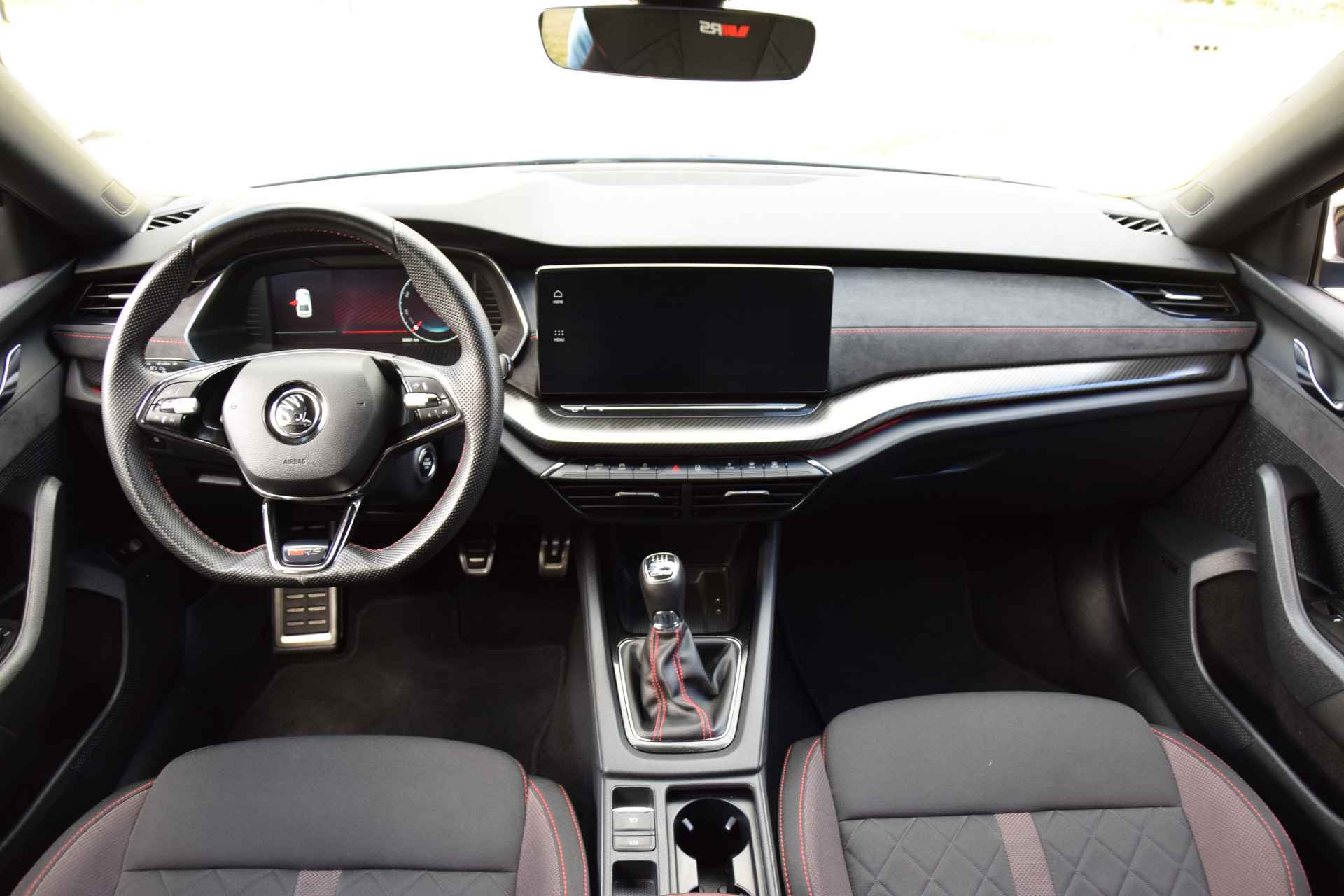 Škoda Octavia RS 2.0 245PK Handgeschakeld | BOVAG Garantie | Trekhaak (wegklapbaar) | Virtual Dashboard | Full LED | 19'' Velgen | Stoelverwarming | Cruise Control | Elektrische Kofferklep | Kessy | - 6/49