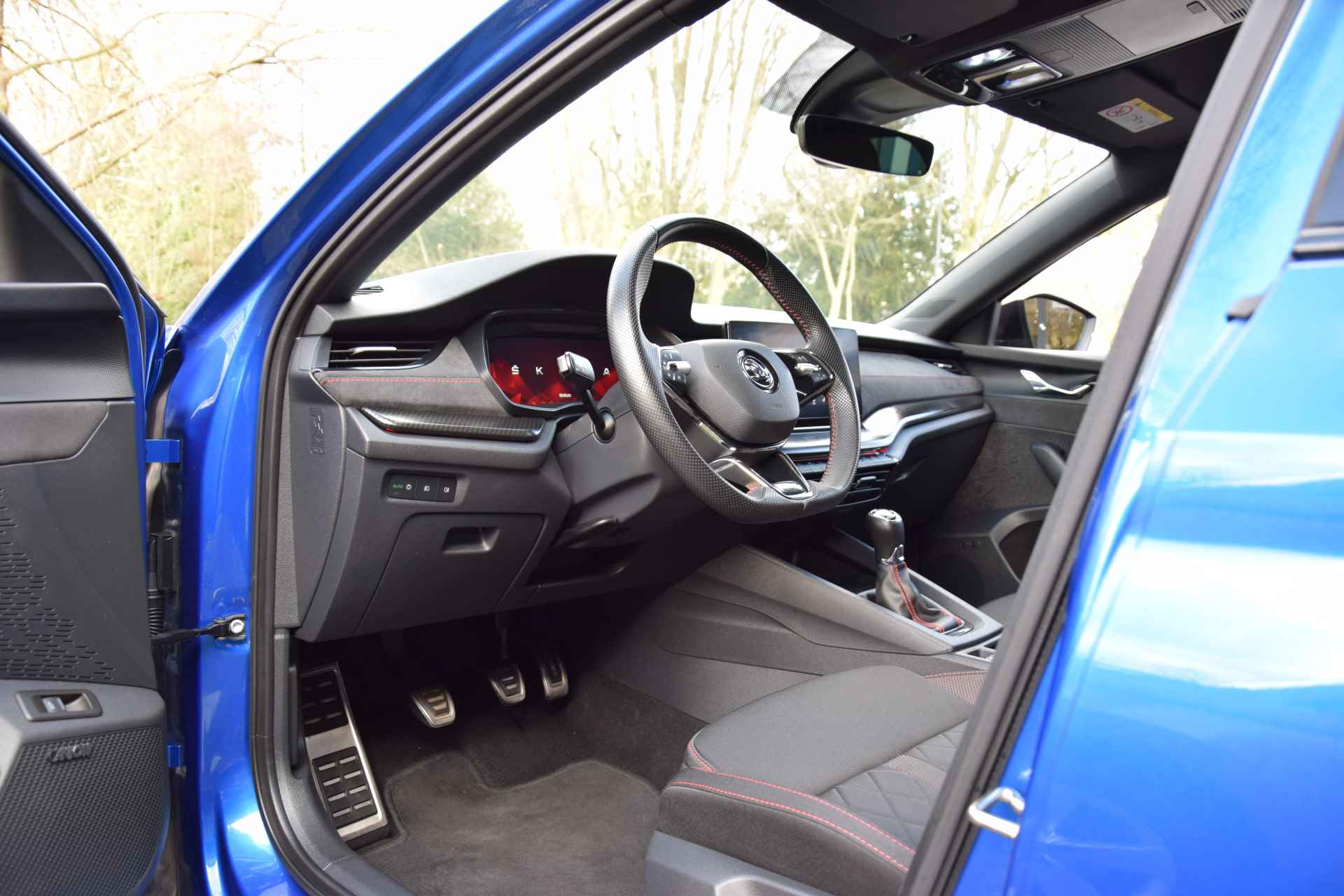 Škoda Octavia RS 2.0 245PK Handgeschakeld | BOVAG Garantie | Trekhaak (wegklapbaar) | Virtual Dashboard | Full LED | 19'' Velgen | Stoelverwarming | Cruise Control | Elektrische Kofferklep | Kessy | - 9/49