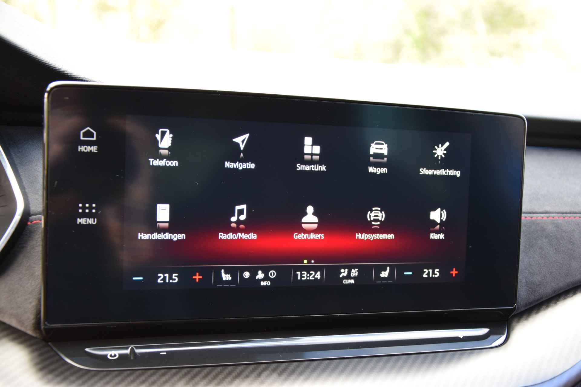 Škoda Octavia RS 2.0 245PK Handgeschakeld | BOVAG Garantie | Trekhaak (wegklapbaar) | Virtual Dashboard | Full LED | 19'' Velgen | Stoelverwarming | Cruise Control | Elektrische Kofferklep | Kessy | - 24/49