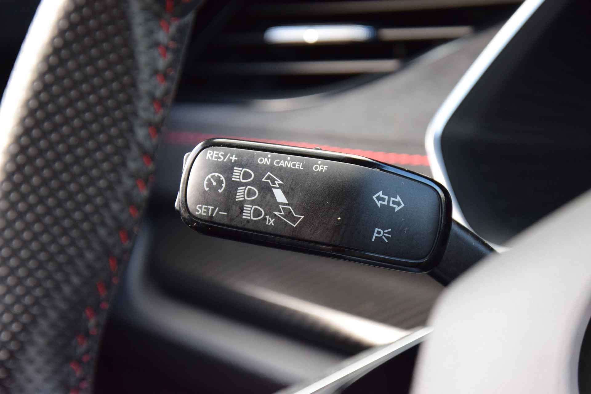 Škoda Octavia RS 2.0 245PK Handgeschakeld | BOVAG Garantie | Trekhaak (wegklapbaar) | Virtual Dashboard | Full LED | 19'' Velgen | Stoelverwarming | Cruise Control | Elektrische Kofferklep | Kessy | - 29/49