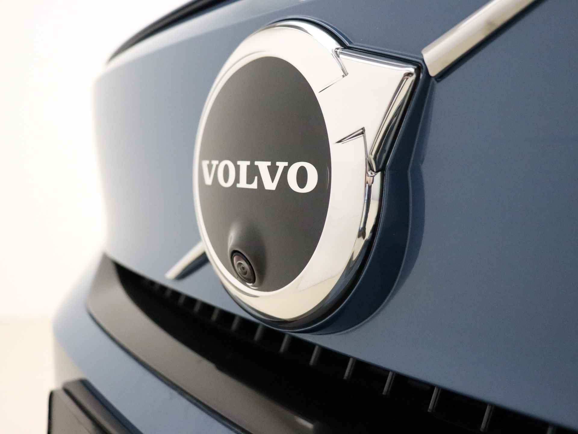 Volvo XC40 Extended Range Ultimate 82 kWh / NIEUW / DIRECT LEVERBAAR / Panorama dak / Elektr. Stoelen / H&K / 360 Camera / 20'' / Nubuck / - 25/44