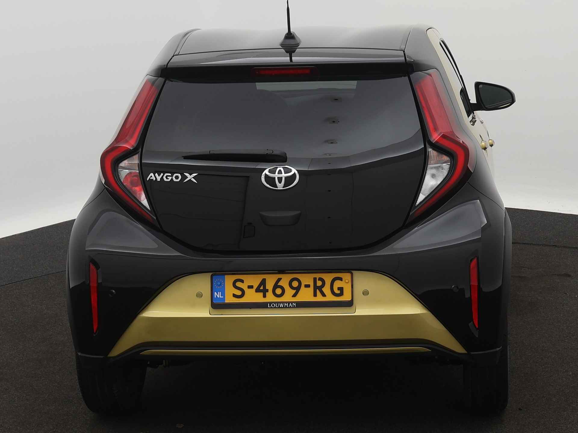 Toyota Aygo X 1.0 VVT-i S-CVT Premium | Navigatie | Camera | Climate Control  | Stoelverwarming | Trekhaak | Parkeersensoren | JBL | - 29/46