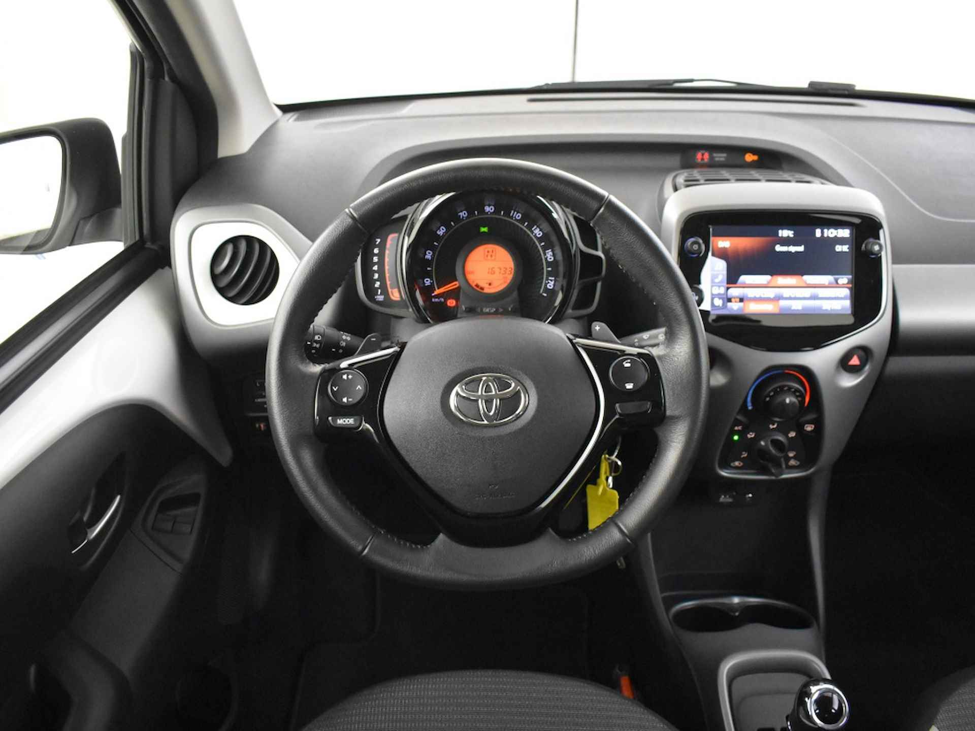 Toyota Aygo 1.0 VVT-i x-play Automaat | Camera - 5/33