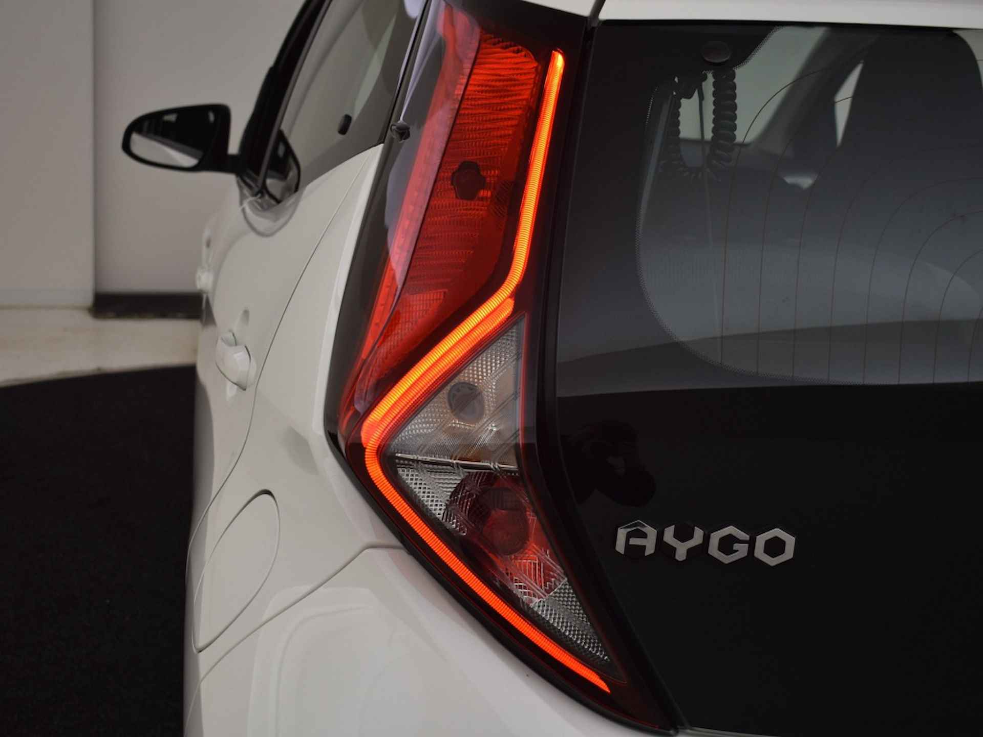 Toyota Aygo 1.0 VVT-i x-play Automaat | Camera - 13/33