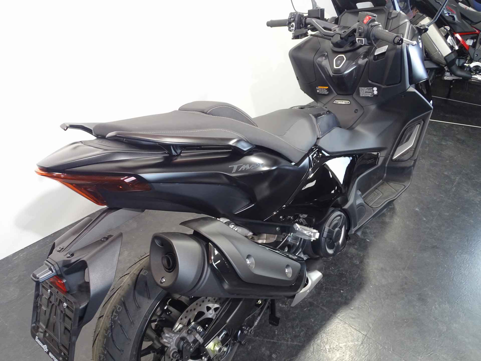 Yamaha T-MAX TECH MAX - 3/7