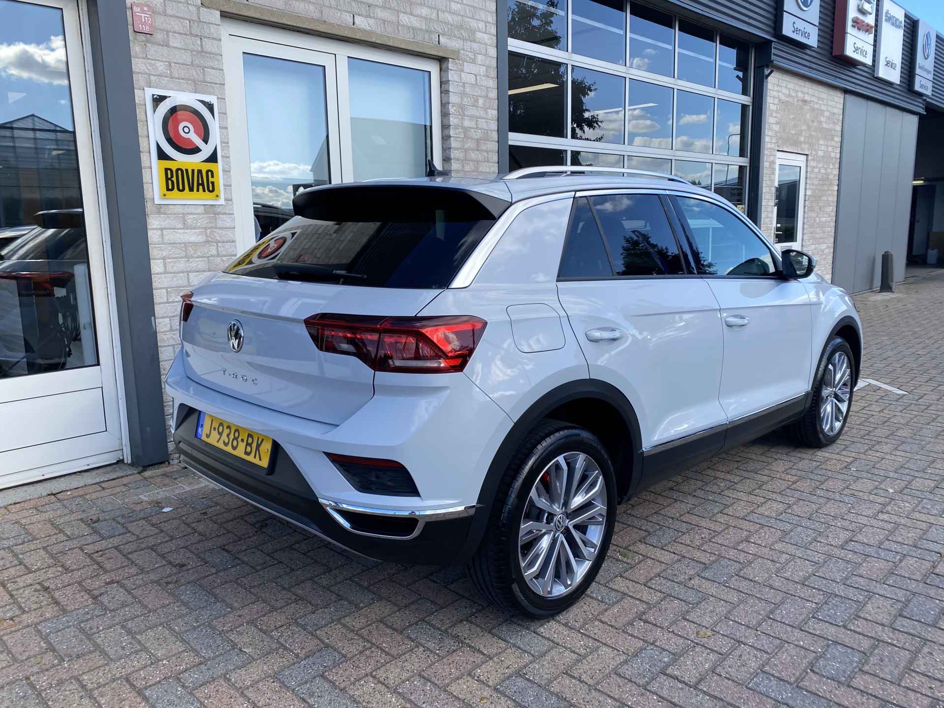 Volkswagen T-Roc 1.5 TSI Sport / NAVIGATIE / APP-CONNECT / AUTOMAAT / CAMERA / DIGITAAL DASHBOARD / DAB / - 33/38