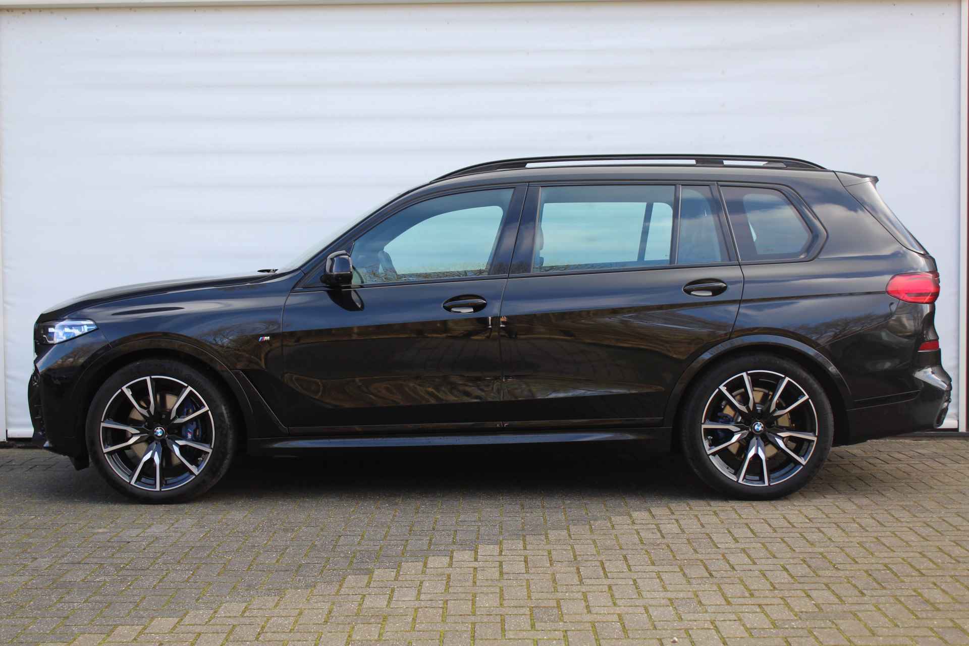 BMW X7 xDrive40i High Executive M Sport Automaat / Panoramadak Sky Lounge / Trekhaak / Laserlight / Head-Up / Parking Assistant Plus / Live Cockpit Professional / Stoelverwarming voor + achter - 3/35