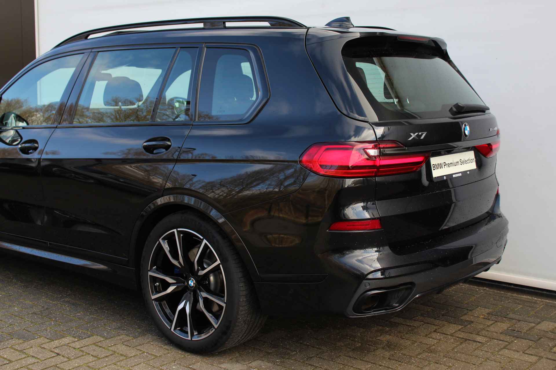 BMW X7 xDrive40i High Executive M Sport Automaat / Panoramadak Sky Lounge / Trekhaak / Laserlight / Head-Up / Parking Assistant Plus / Live Cockpit Professional / Stoelverwarming voor + achter - 21/35