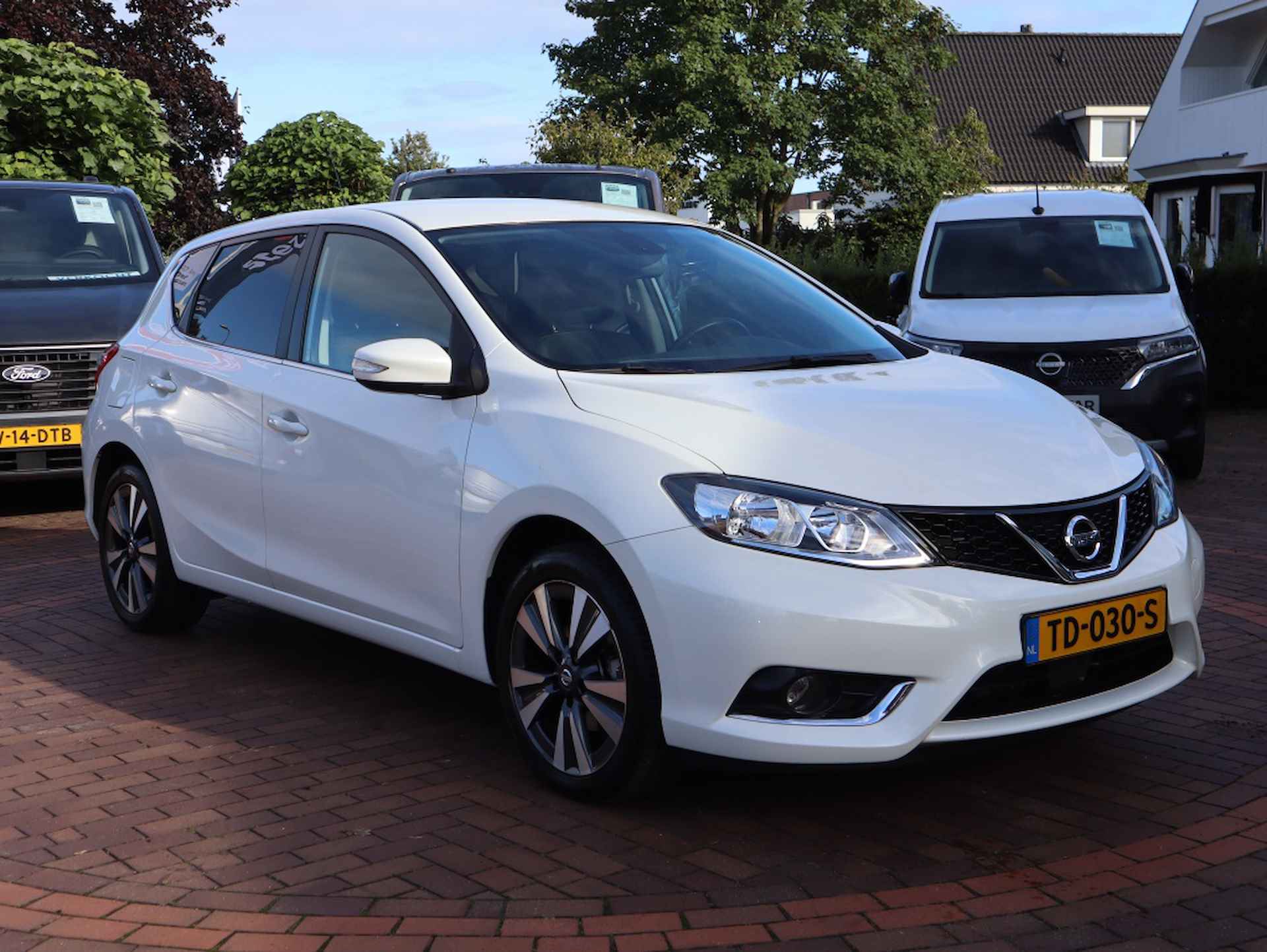 Nissan Pulsar 1.2 Dig-T N-Connecta / Navigatie / Achteruitrijcamera / Trekhaak - 13/28