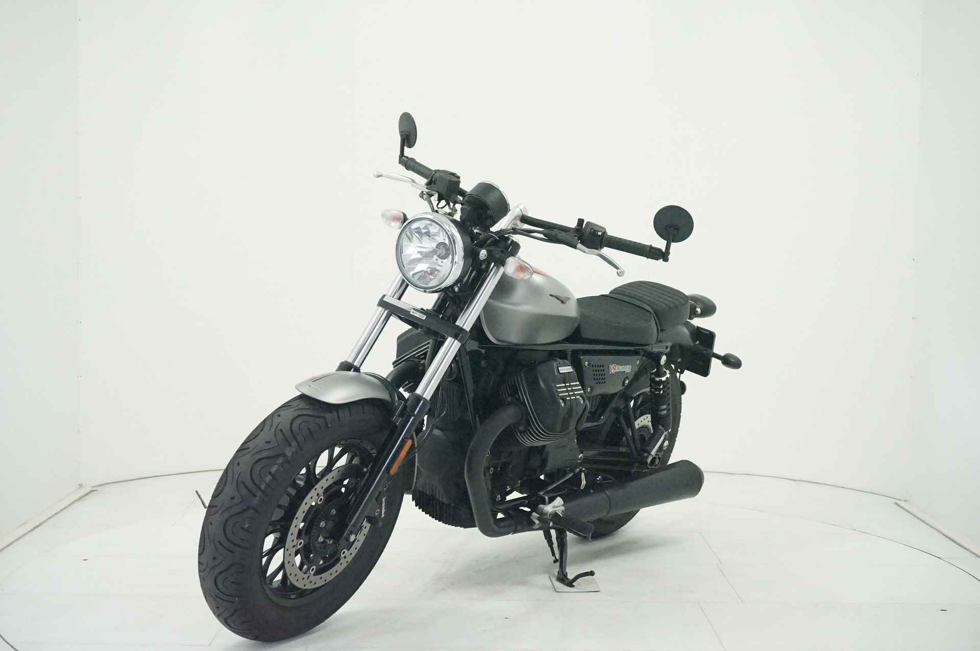 Moto Guzzi BOBBER - 4/11