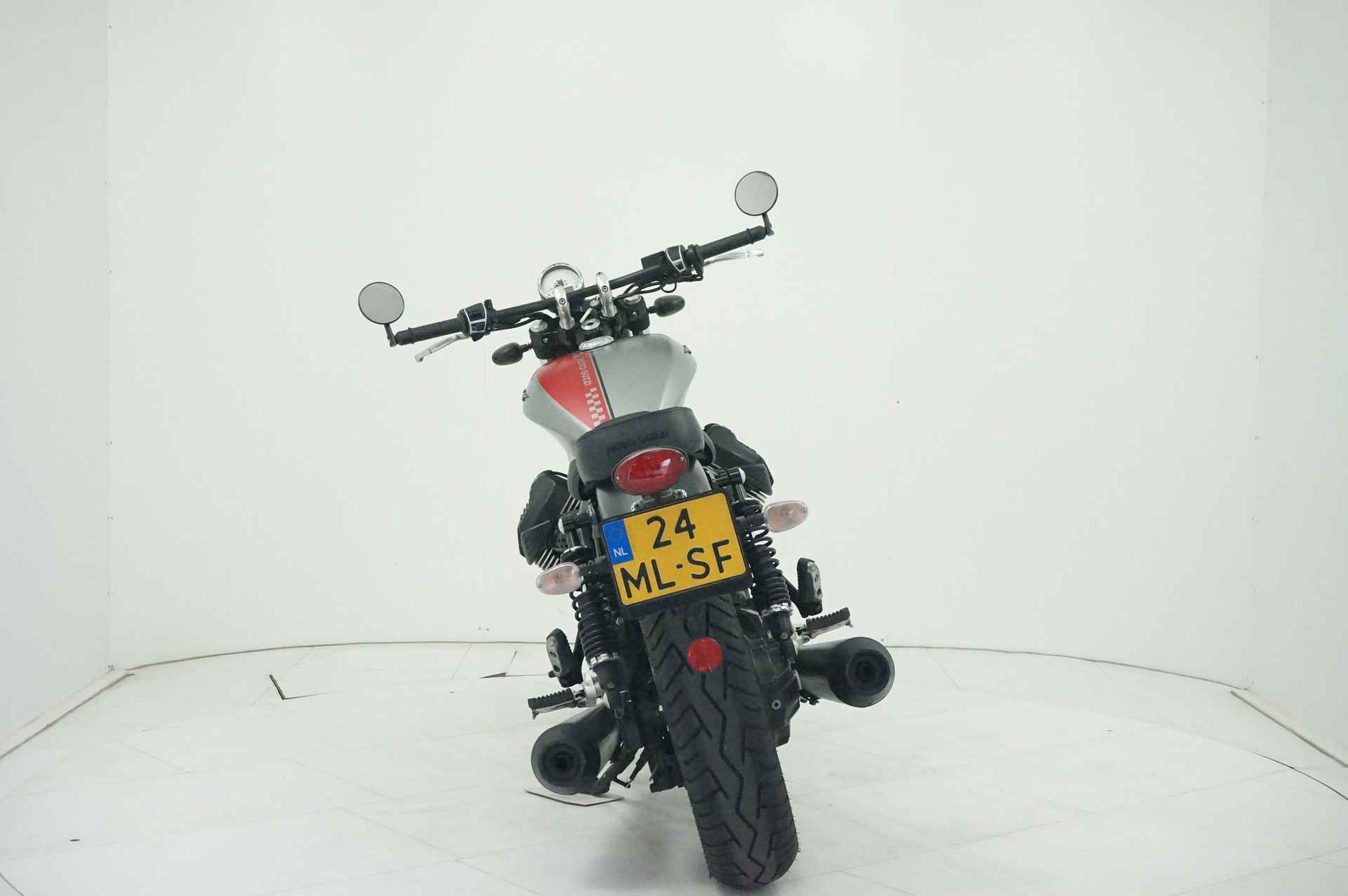 Moto Guzzi BOBBER - 7/11