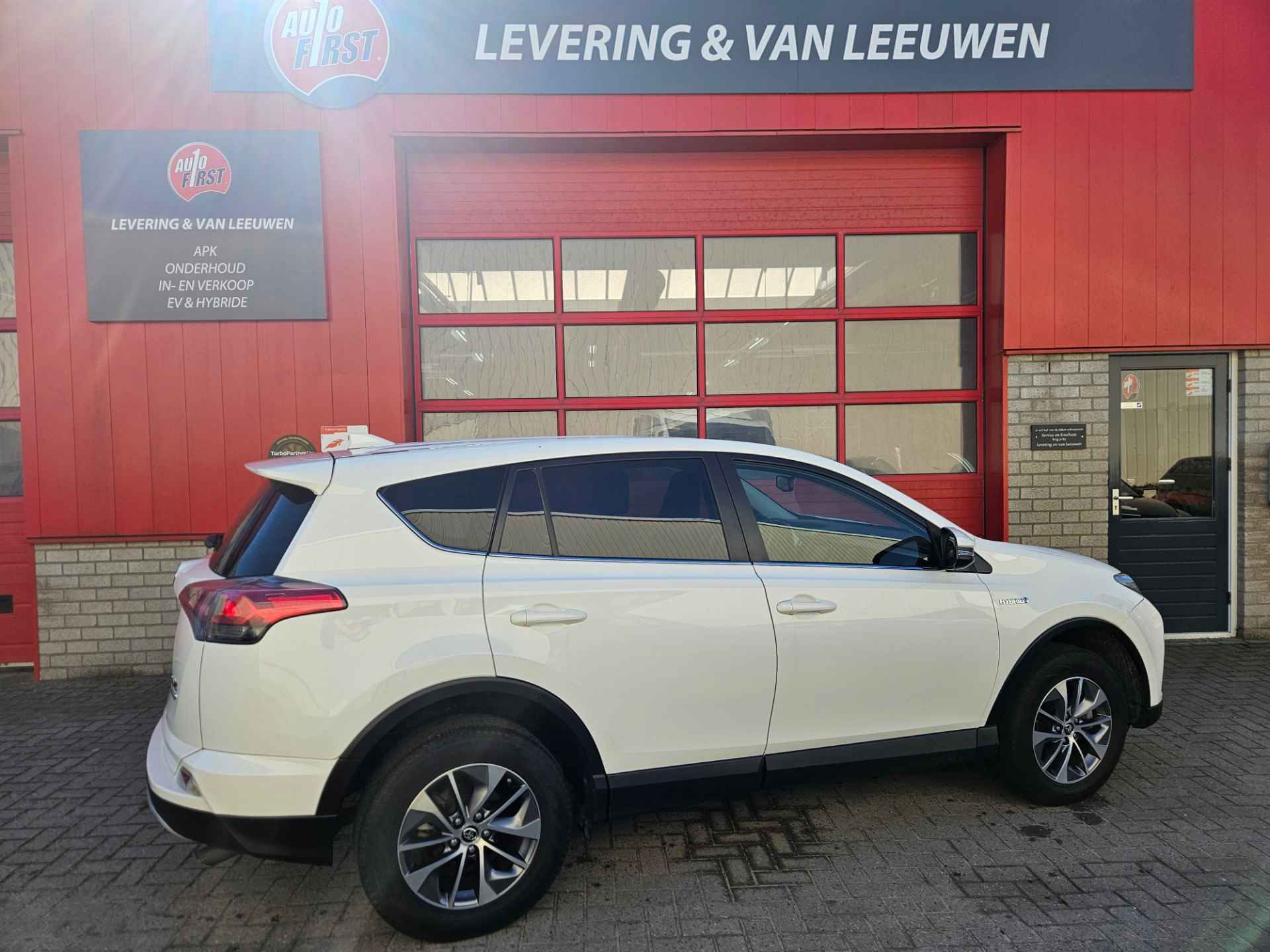 Toyota RAV4 2.5 Hybrid Style - 4/32