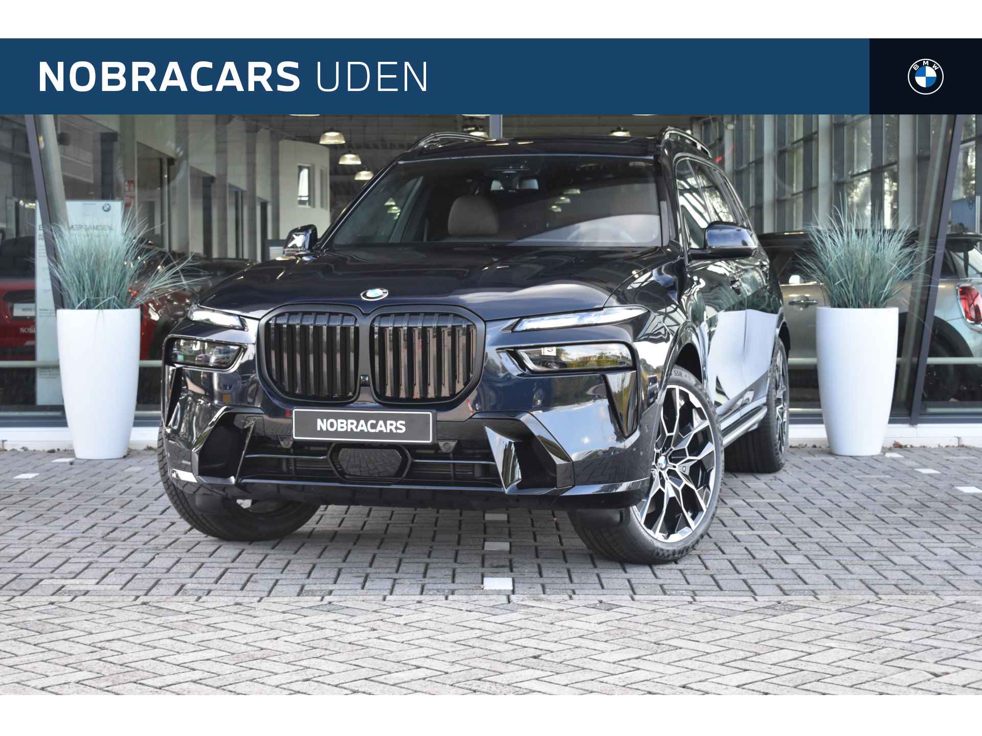 BMW X7 xDrive40i High Executive M Sport Automaat / Panoramadak Sky Lounge / Trekhaak / Massagefunctie / Active Steering / Bowers & Wilkins / Parking Assistant Professional / Soft-Close - 1/88