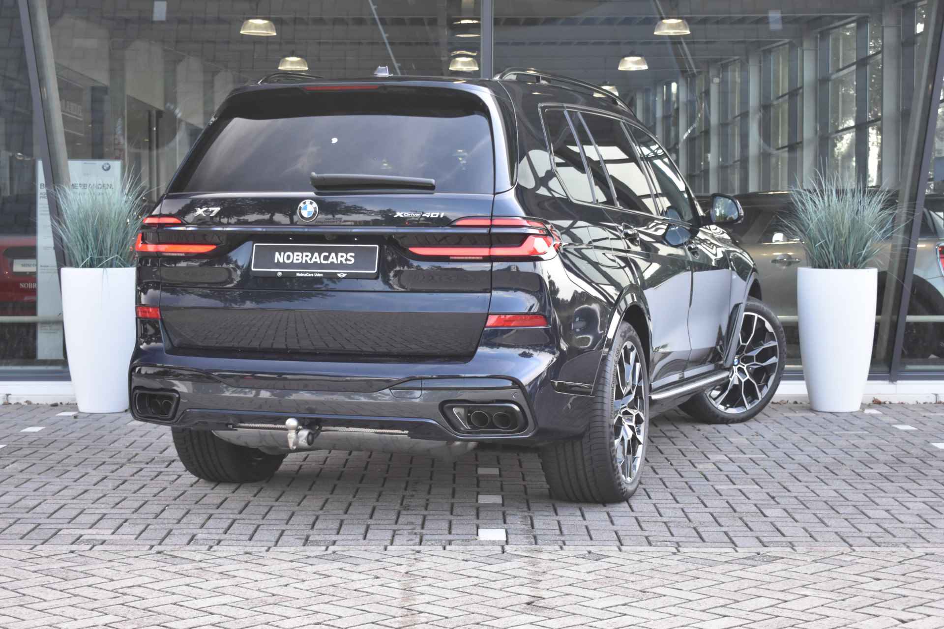 BMW X7 xDrive40i High Executive M Sport Automaat / Panoramadak Sky Lounge / Trekhaak / Massagefunctie / Active Steering / Bowers & Wilkins / Parking Assistant Professional / Soft-Close - 4/88