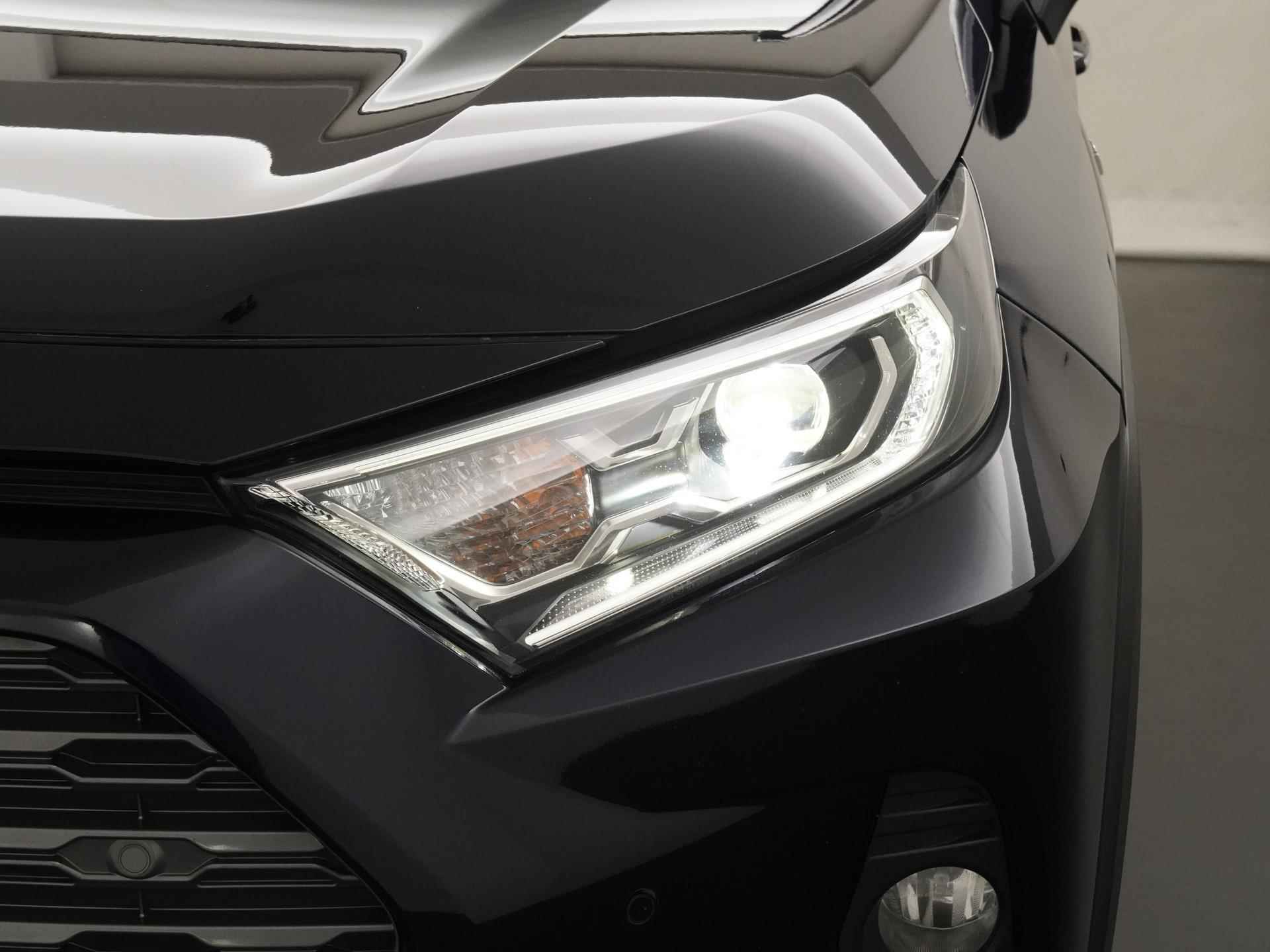 Toyota RAV4 2.5 Hybrid Executive | Panoramadak | Mem stoel | Trekhaak | Blind spot |  Zondag Open! - 18/40