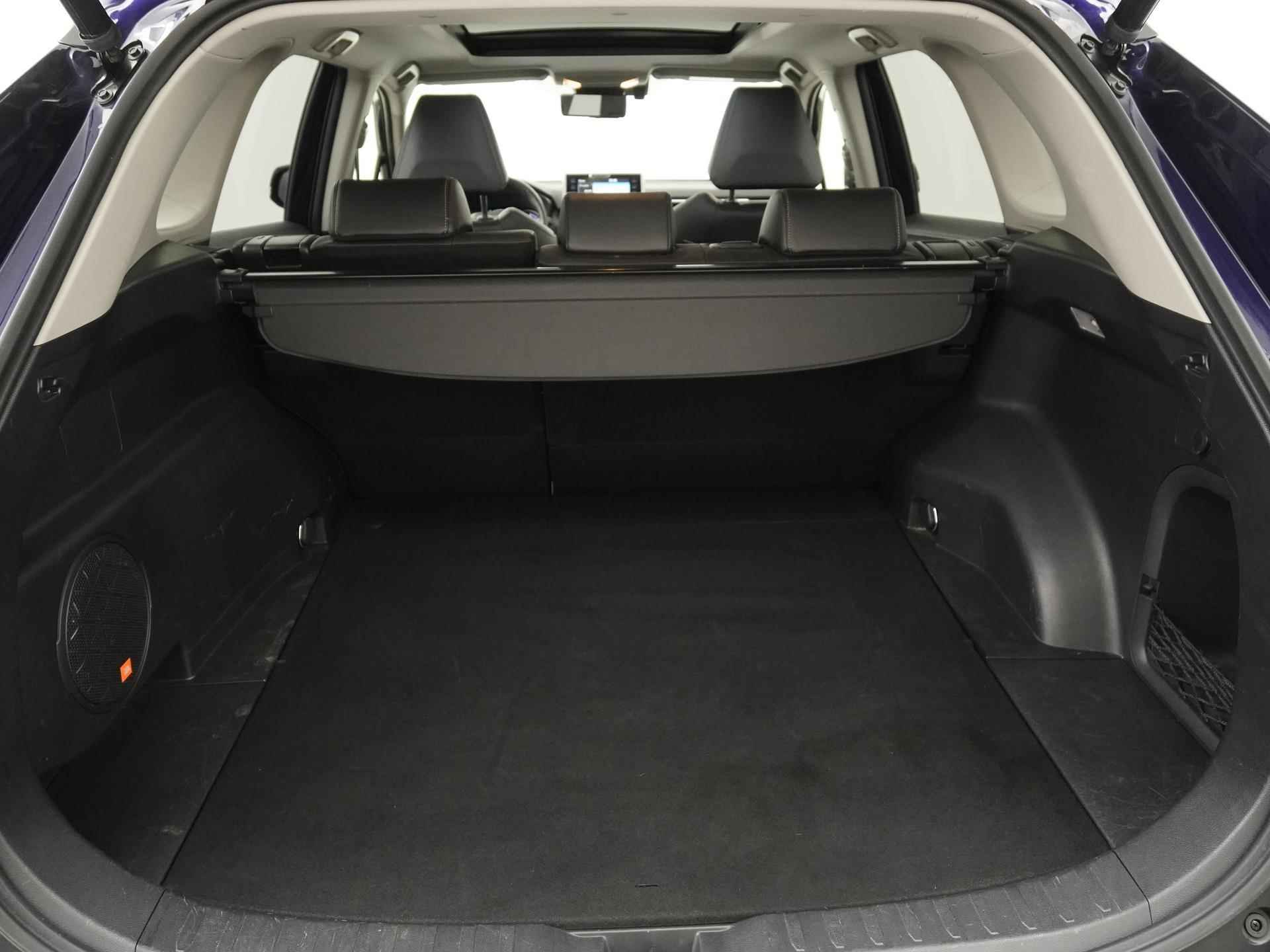 Toyota RAV4 2.5 Hybrid Executive | Panoramadak | Mem stoel | Trekhaak | Blind spot |  Zondag Open! - 20/40