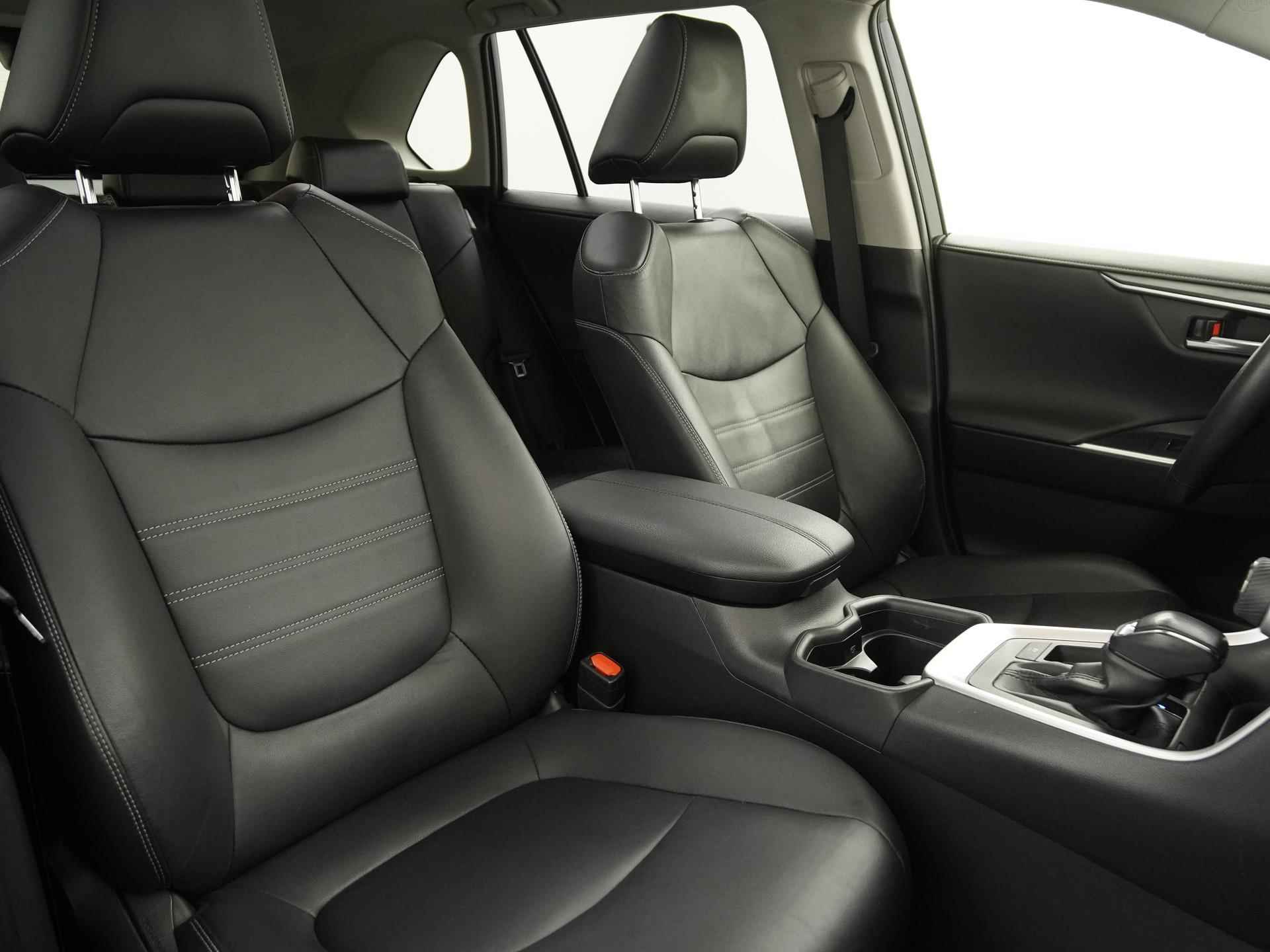 Toyota RAV4 2.5 Hybrid Executive | Panoramadak | Mem stoel | Trekhaak | Blind spot |  Zondag Open! - 24/43