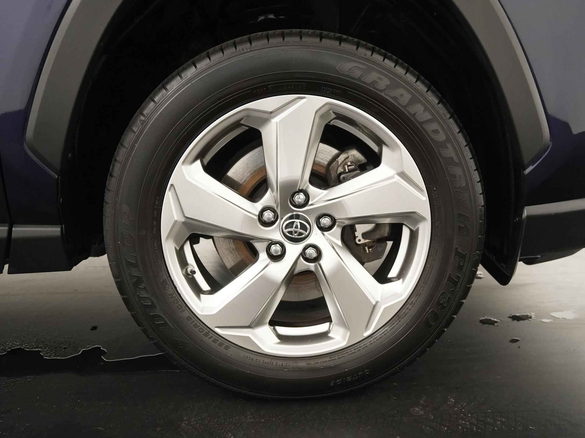 Toyota RAV4 2.5 Hybrid Executive | Panoramadak | Mem stoel | Trekhaak | Blind spot |  Zondag Open! - 29/43