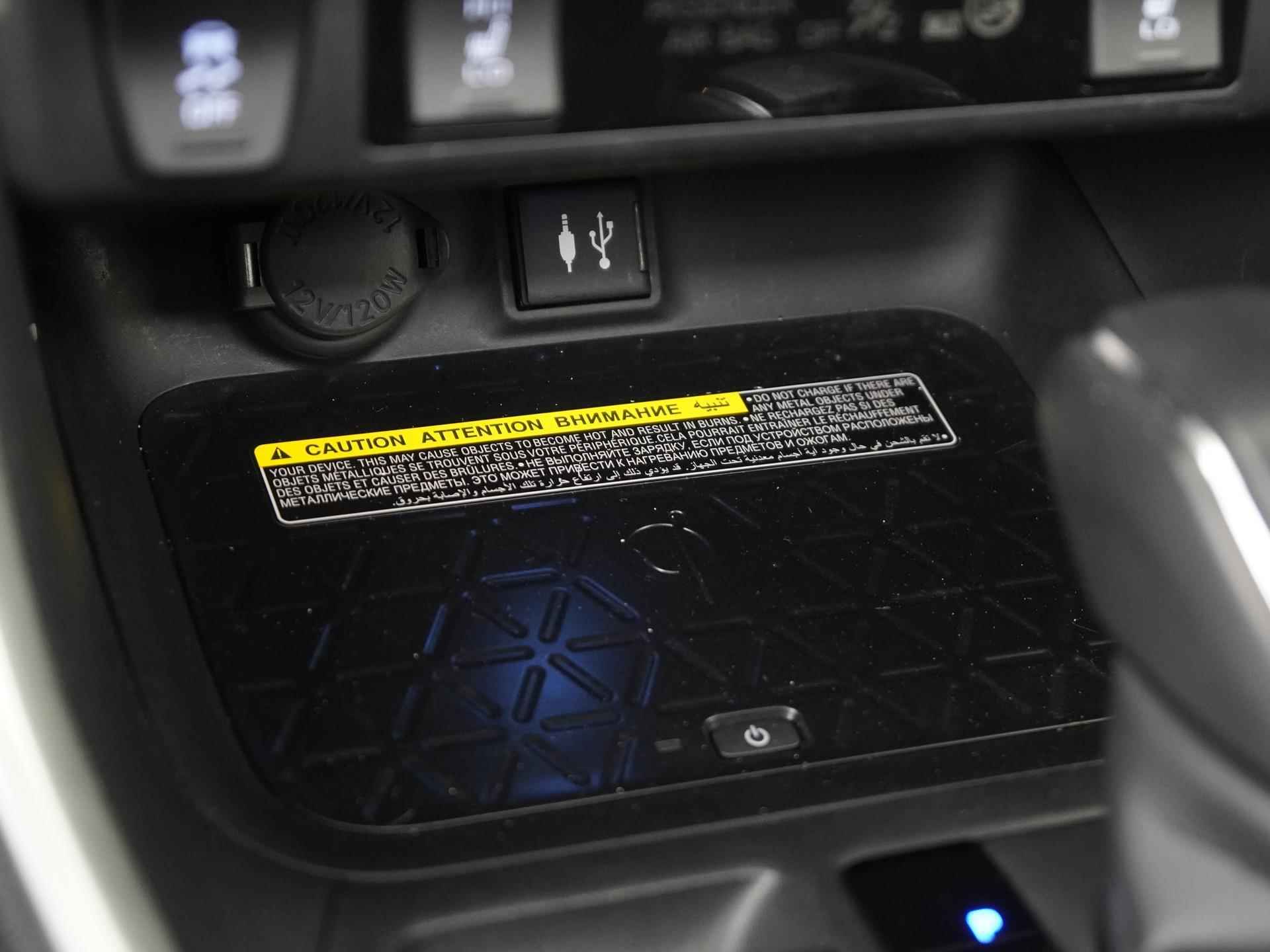 Toyota RAV4 2.5 Hybrid Executive | Panoramadak | Mem stoel | Trekhaak | Blind spot |  Zondag Open! - 35/40