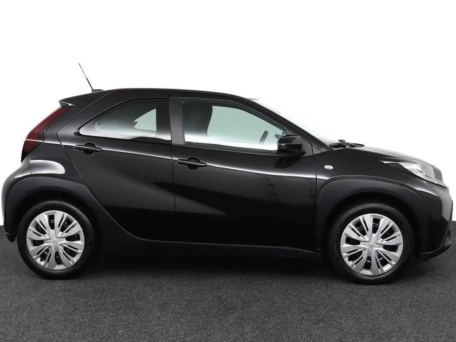 Toyota Aygo X 1.0 VVT-i MT Play | Applecarplay/Android Auto | Parkeercamera | Airco | - 13/42