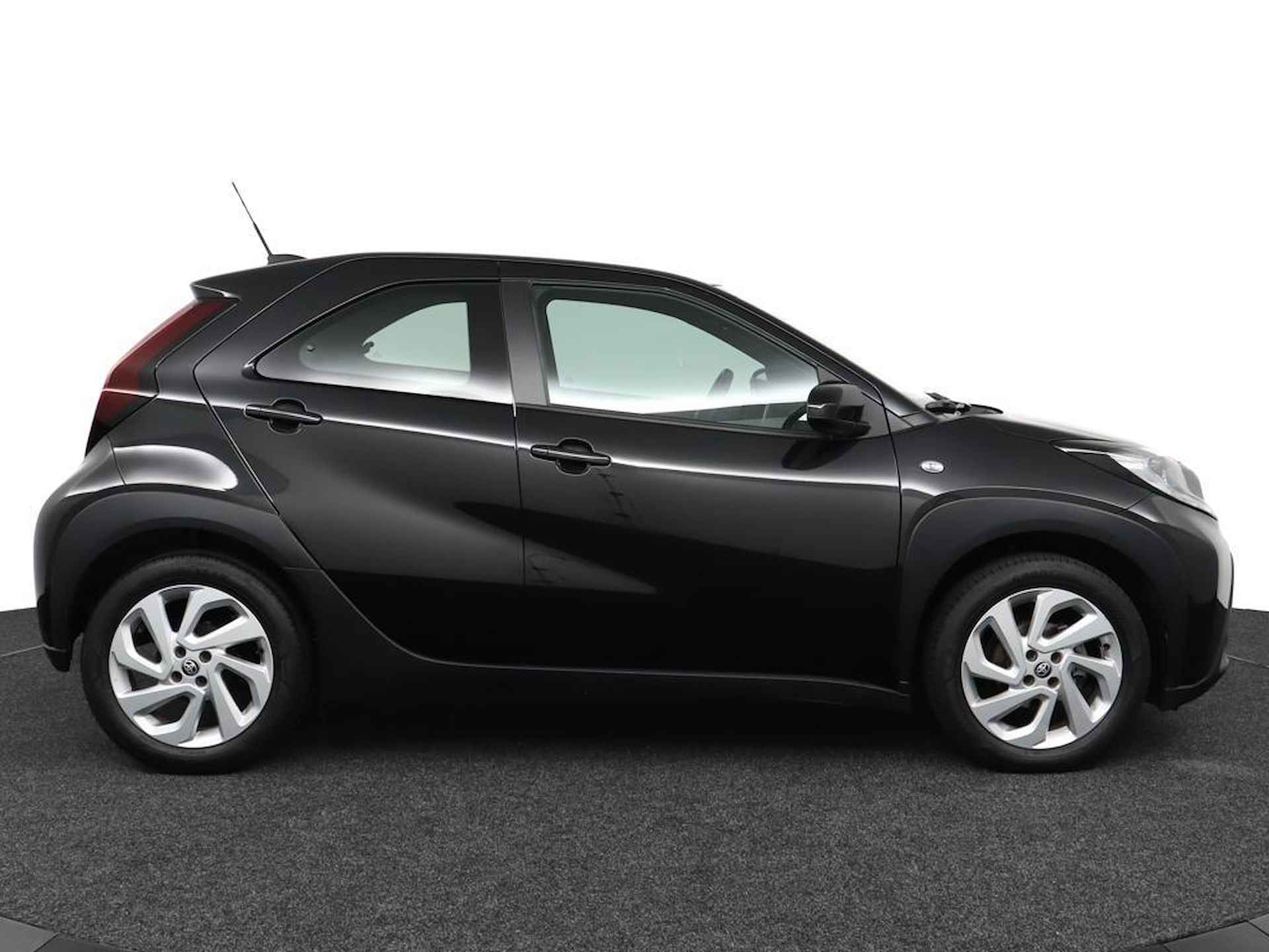 Toyota Aygo X 1.0 VVT-i MT Play | Applecarplay/Android Auto | Parkeercamera | Airco | Lichtmetalen-Velgen | - 13/43