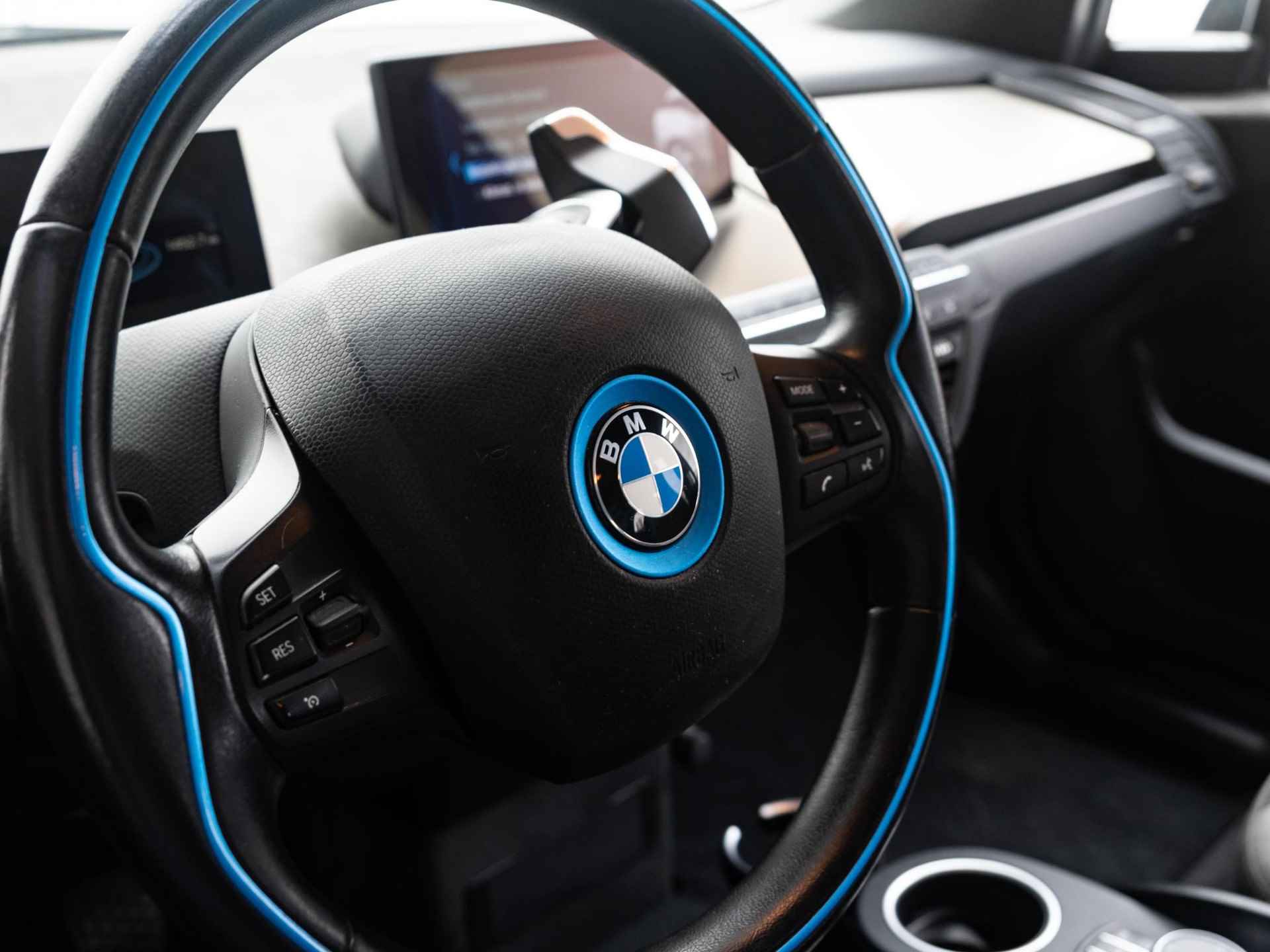 BMW i3 120Ah Executive Edition | Achteruitrijcamera | 20 inch | Stoelverwarming | Navigatiesysteem Professional - 34/34