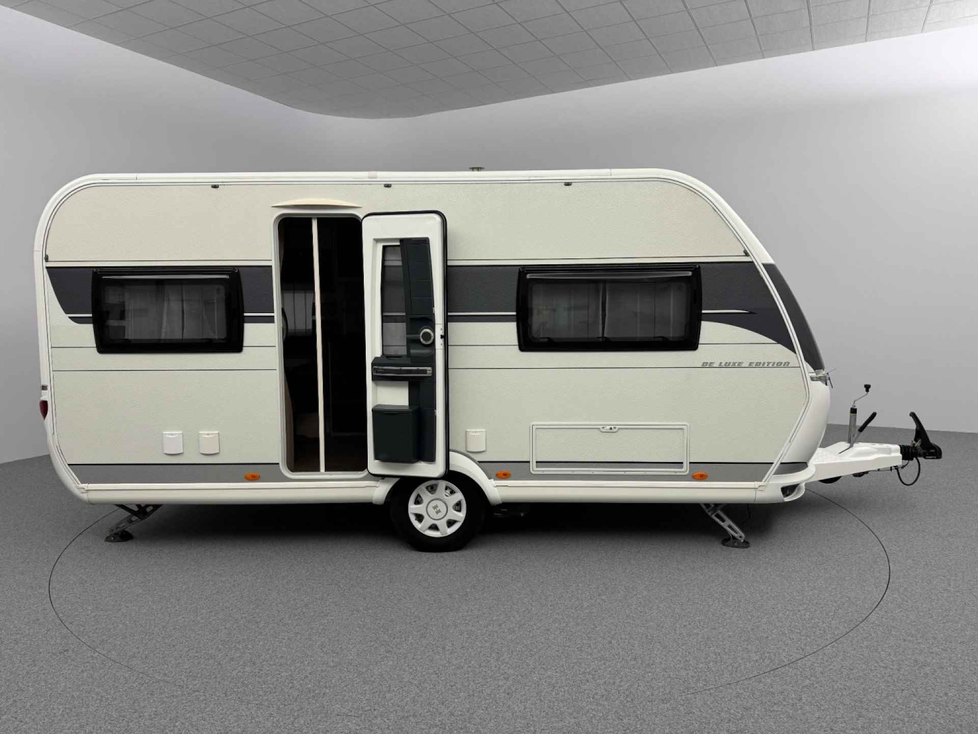 Hobby De Luxe Edition 460 UFe - Mover.  INCLUSIEF STALLING - 22/25