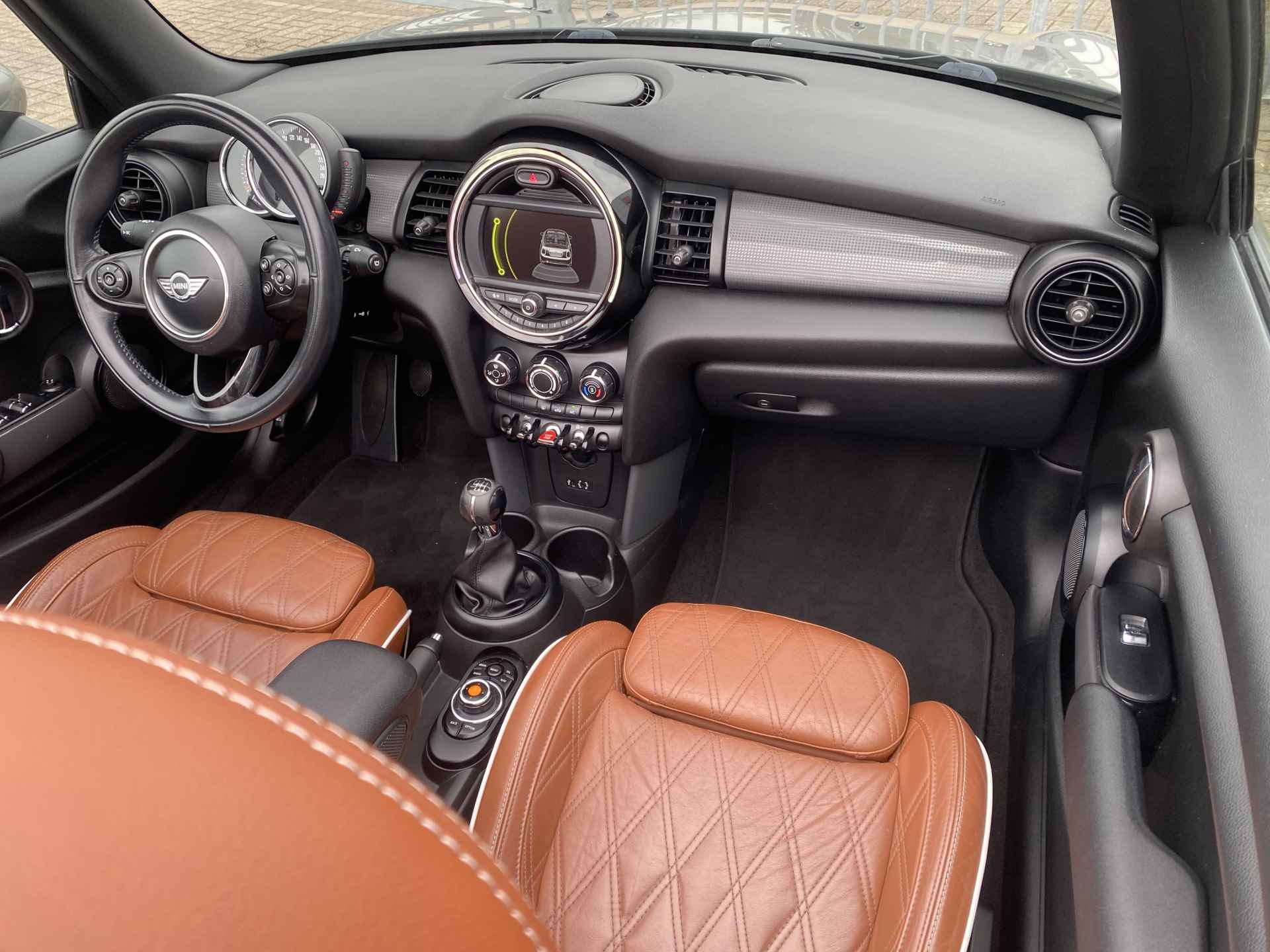 MINI Cabrio 1.5 Cooper Chili Serious Business Luxe leder, Navigatie, PDC, Nieuwstaat..!! - 13/25