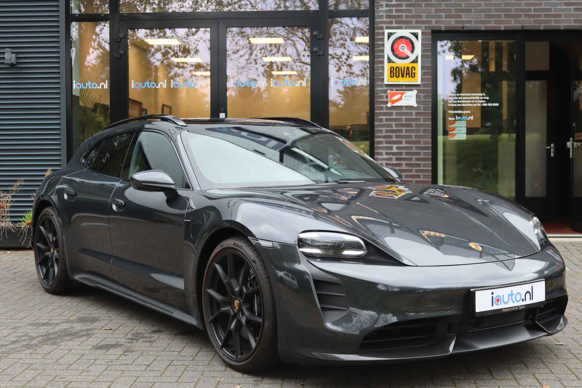 Porsche Taycan Sport Turismo GTS 84 kWh Pano/Carbon/21"/PDCC/E-Performance/HUD/Innodrive/Bose - 6/46