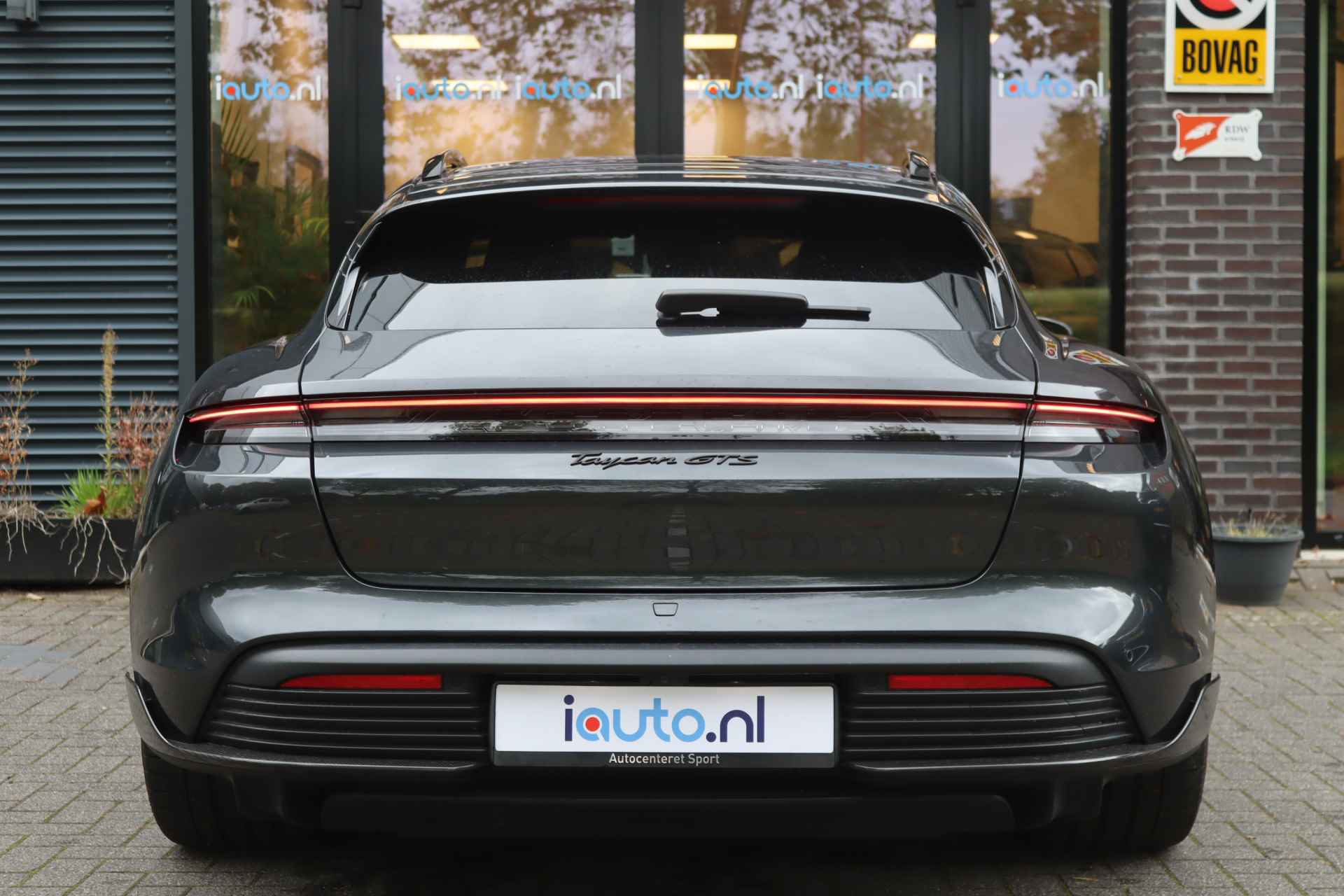 Porsche Taycan Sport Turismo GTS 84 kWh Pano/Carbon/21"/PDCC/E-Performance/HUD/Innodrive/Bose - 9/46