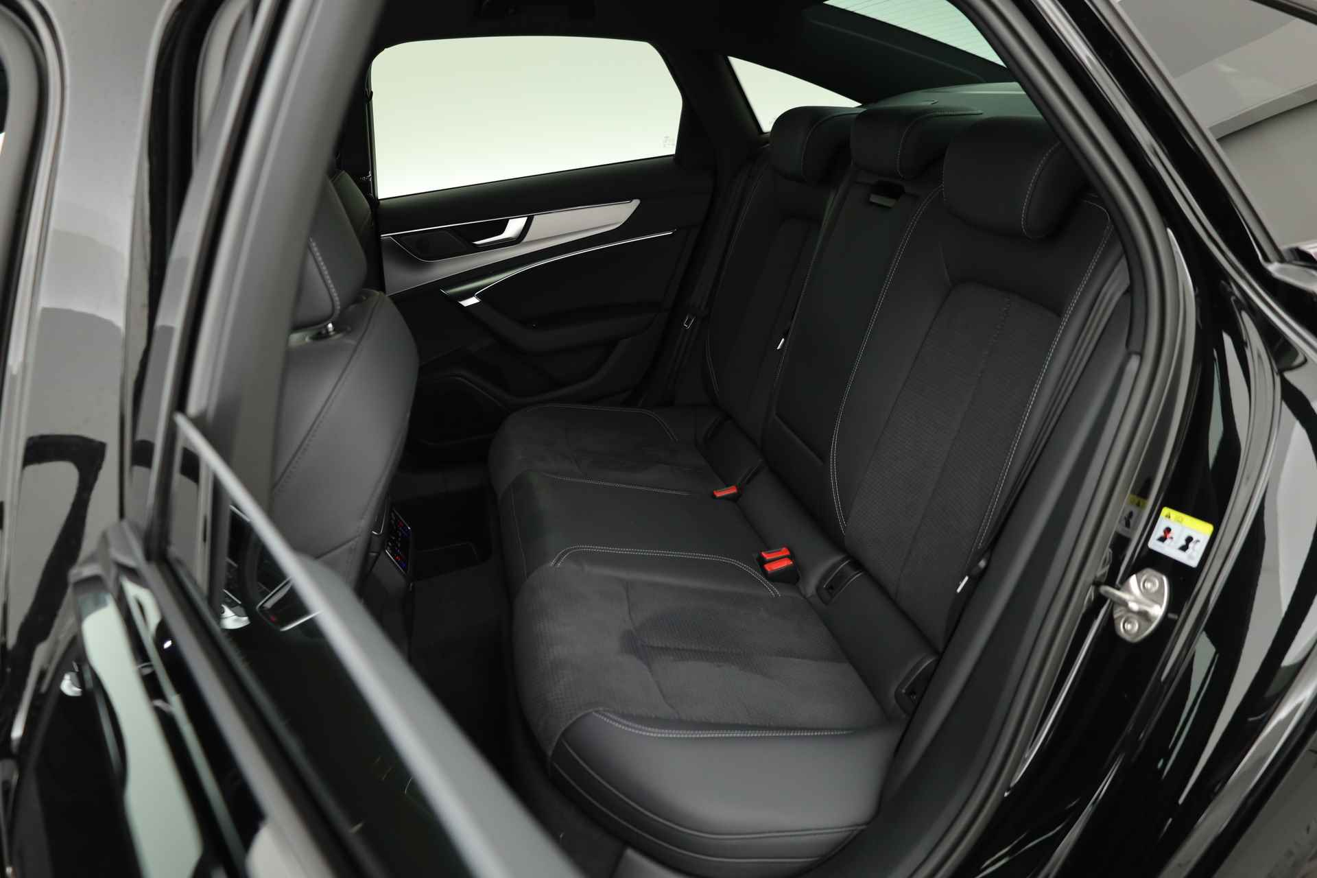Audi A6 Limousine 55 TFSI e Quattro 2x S Line | Adapt. Cruise | 360 camera | Stoel- Stuurverw. | Park Assist | Navi - 31/43