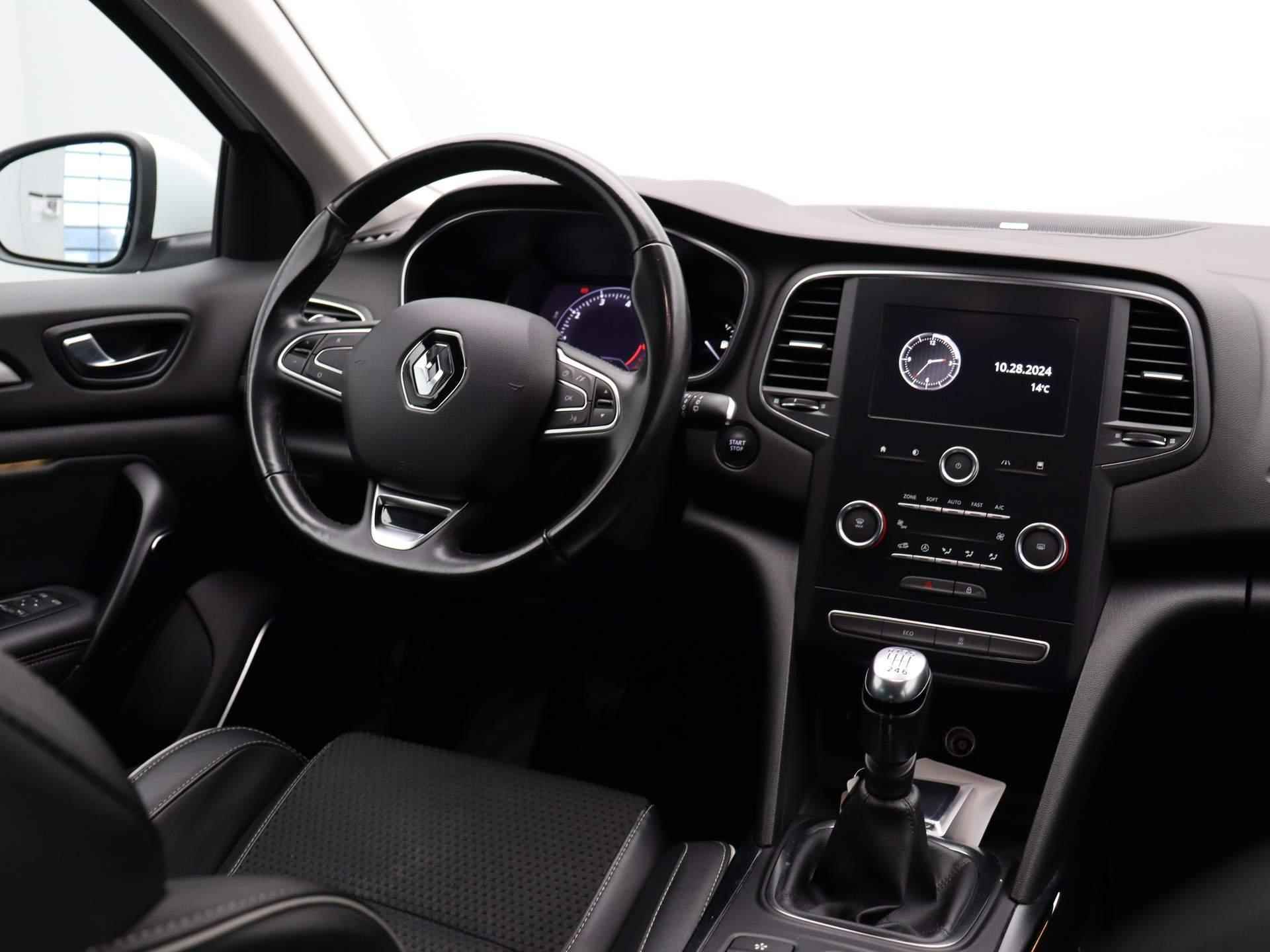 Renault Mégane Estate TCe 140pk Bose | Climate control | Cruise control | Parkeersensoren voor + achter | Apple Carplay/Android auto | - 4/48