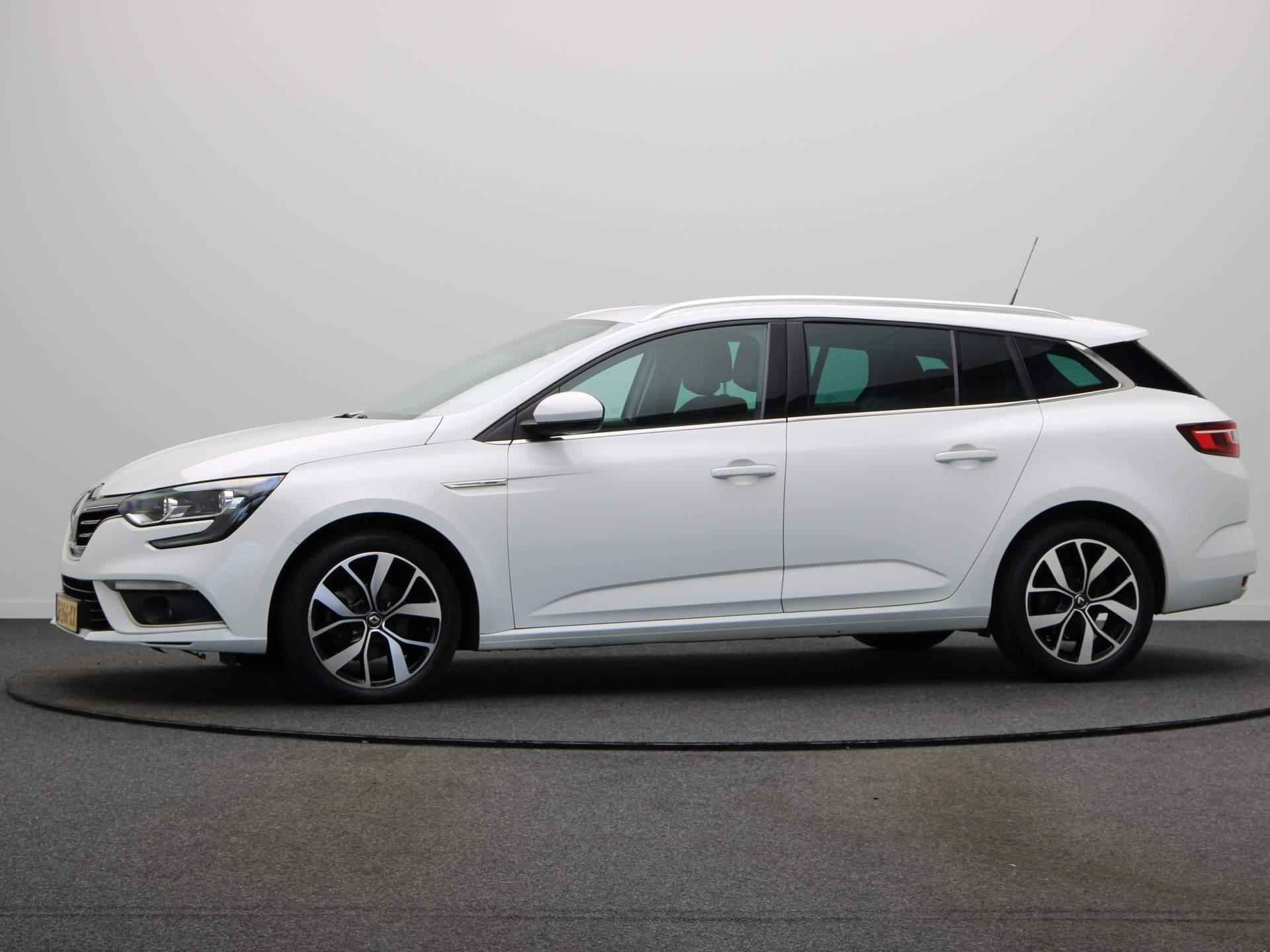 Renault Mégane Estate TCe 140pk Bose | Climate control | Cruise control | Parkeersensoren voor + achter | Apple Carplay/Android auto | - 12/48