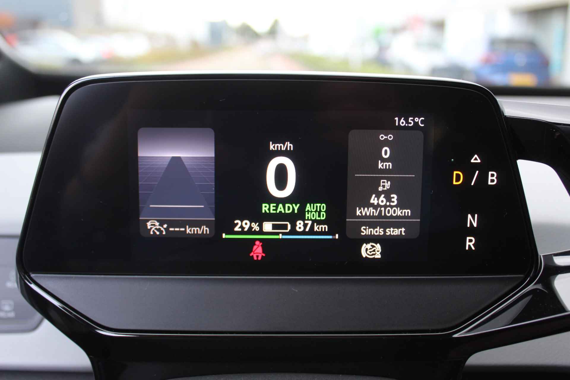 Volkswagen ID.3 First Plus 58 kWh 204pk / 19" LMV / Matrix LED / Camera / Navigatie / APP.Connect / Stuur & Stoelverwarming / - 22/38