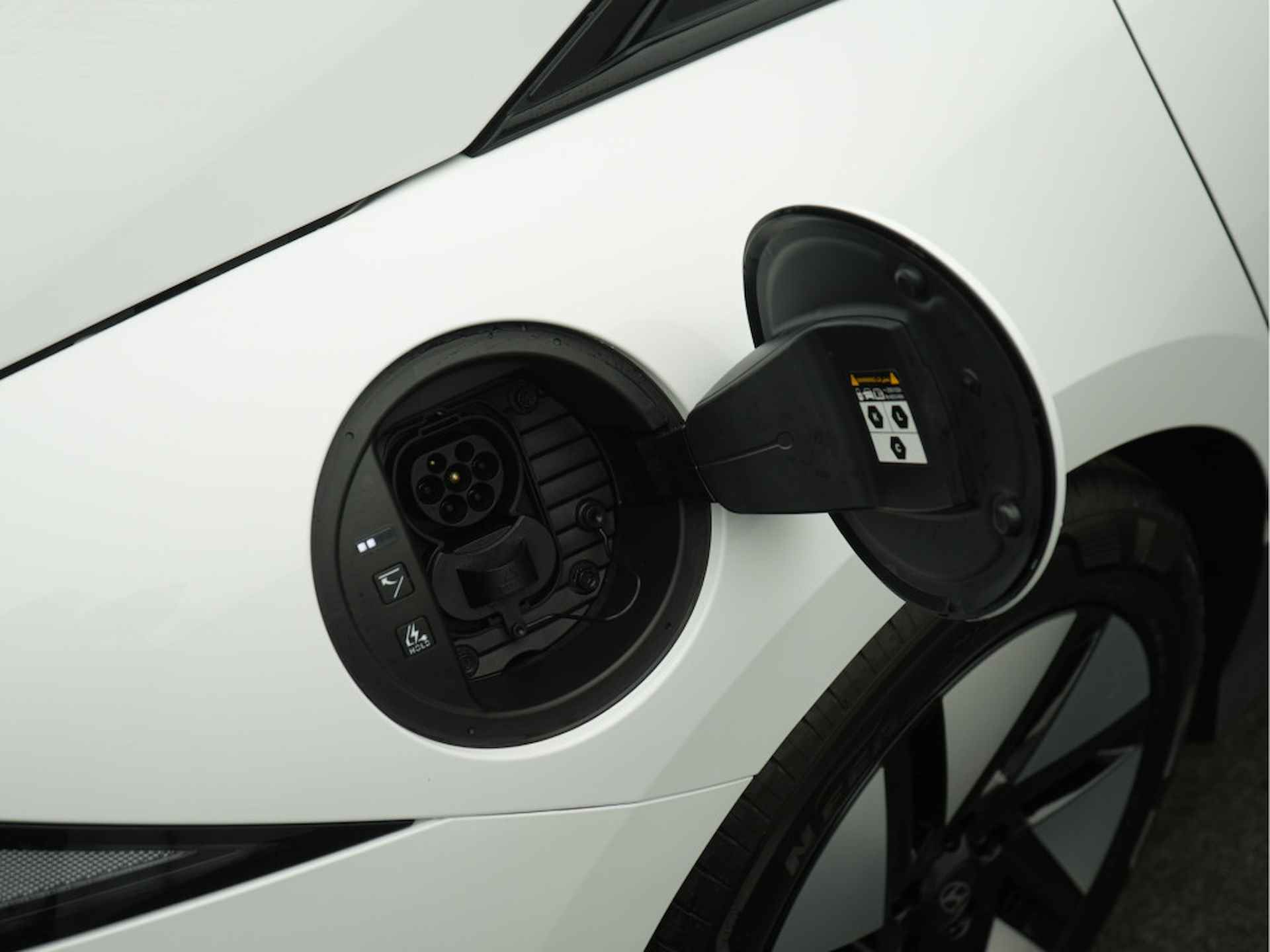 Hyundai IONIQ 6 Connect 77 kWh | € 11.390 Voordeel !! - 38/40
