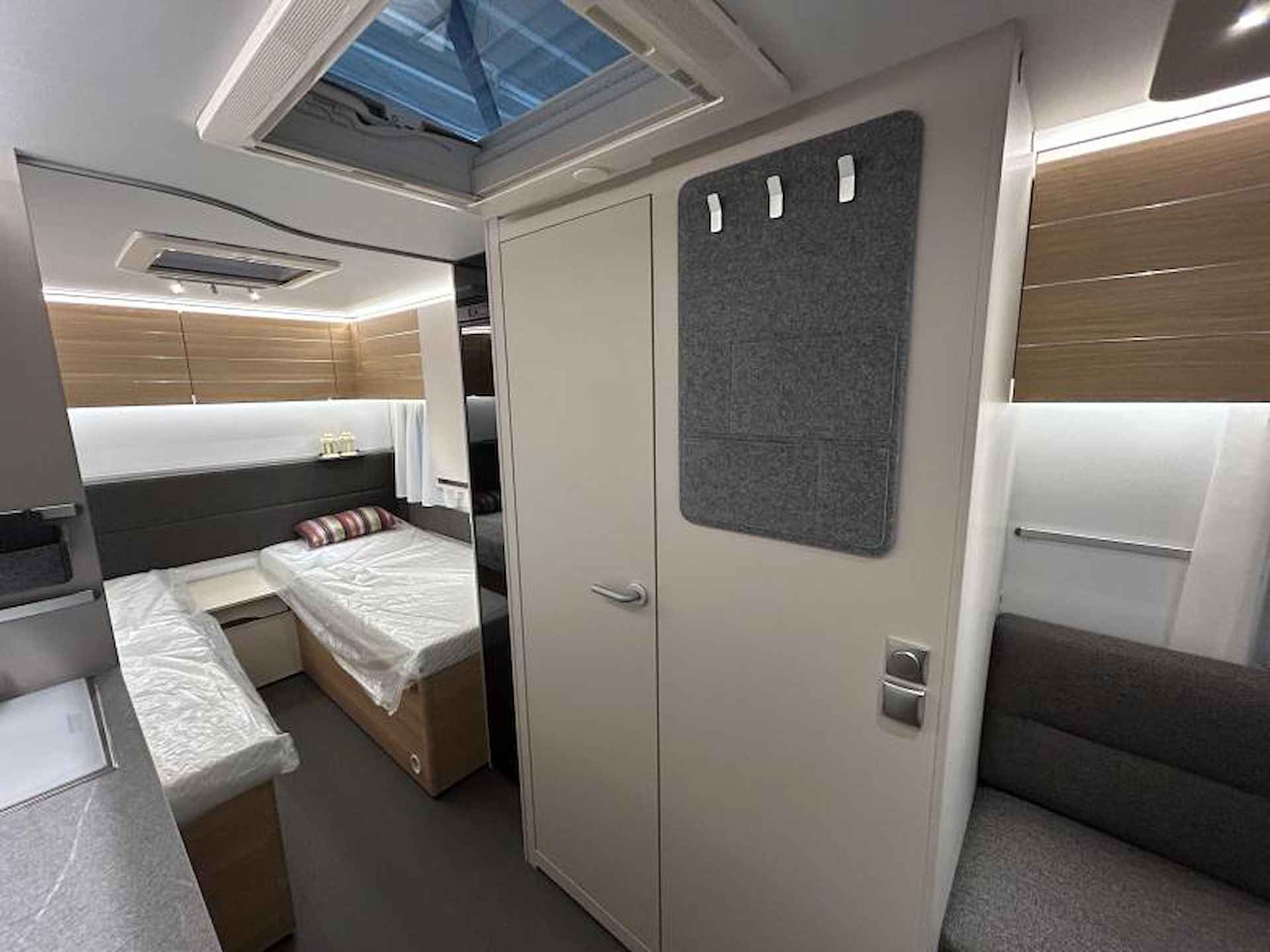 Adria Adora 502 UL €2.000,- KORTING! - 7/21